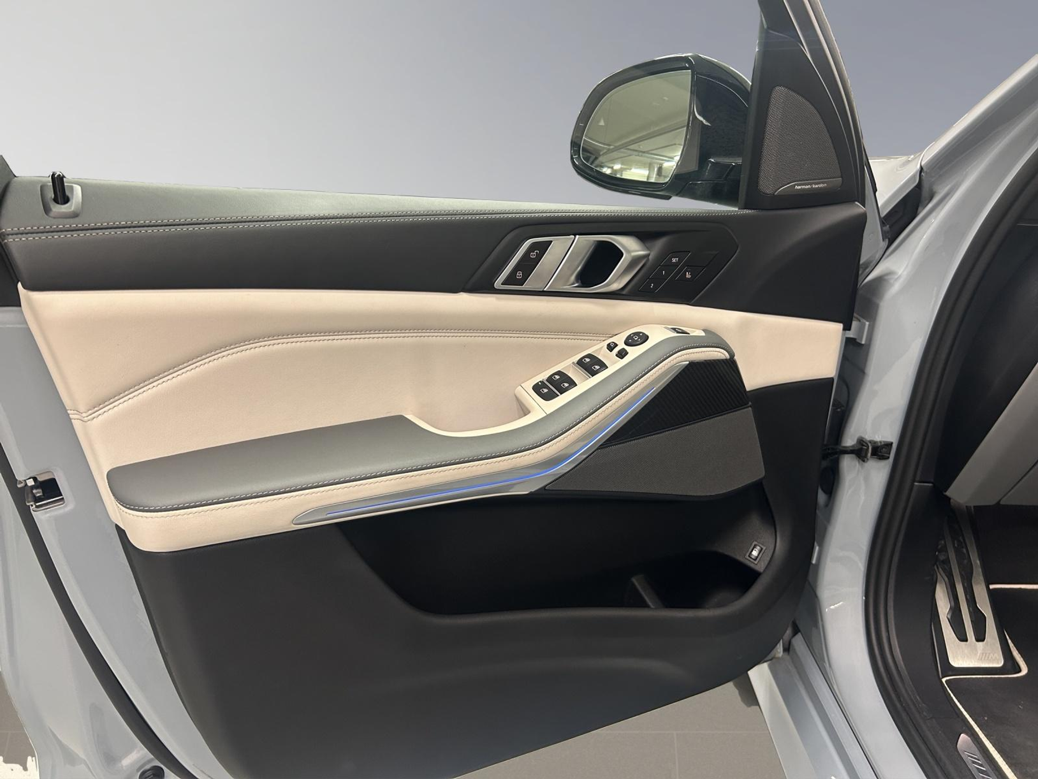 listing desktop thumbnail image 12