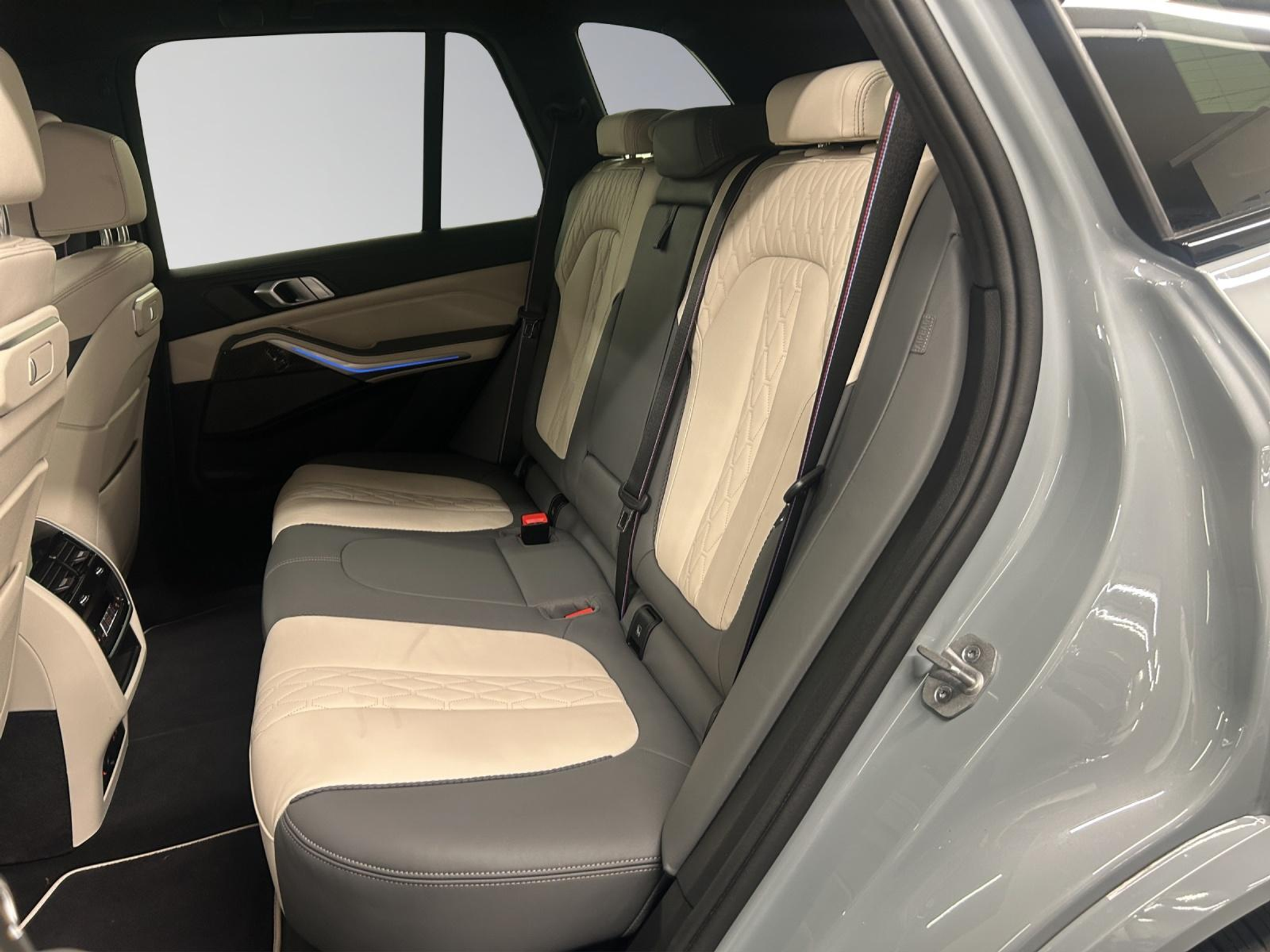 listing desktop thumbnail image 13