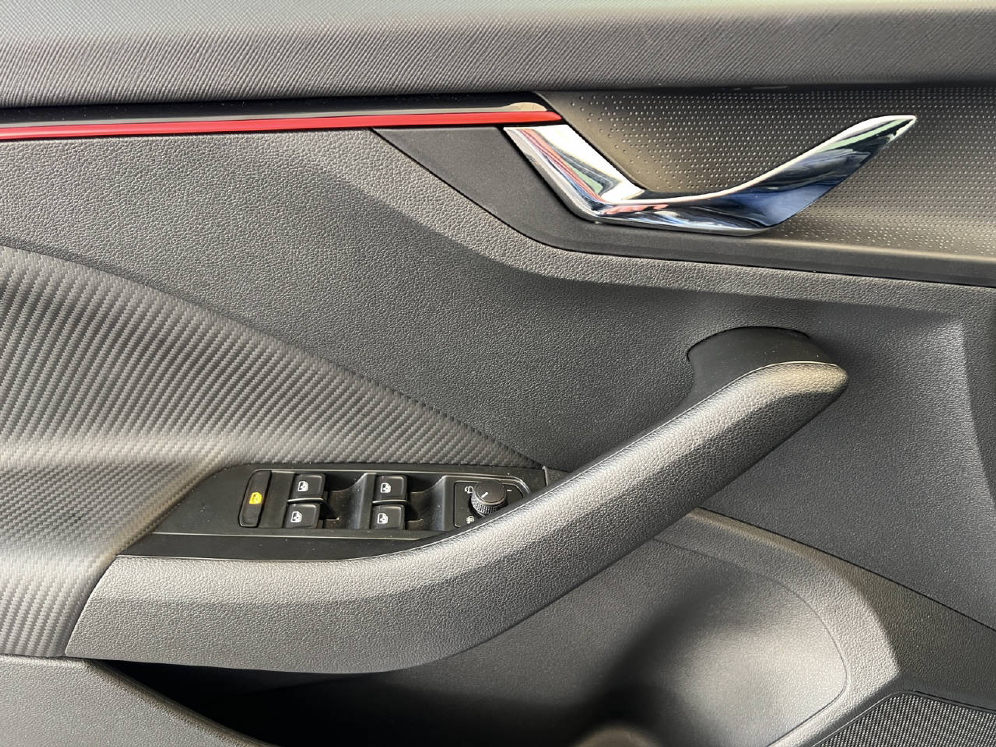 listing desktop thumbnail image 18