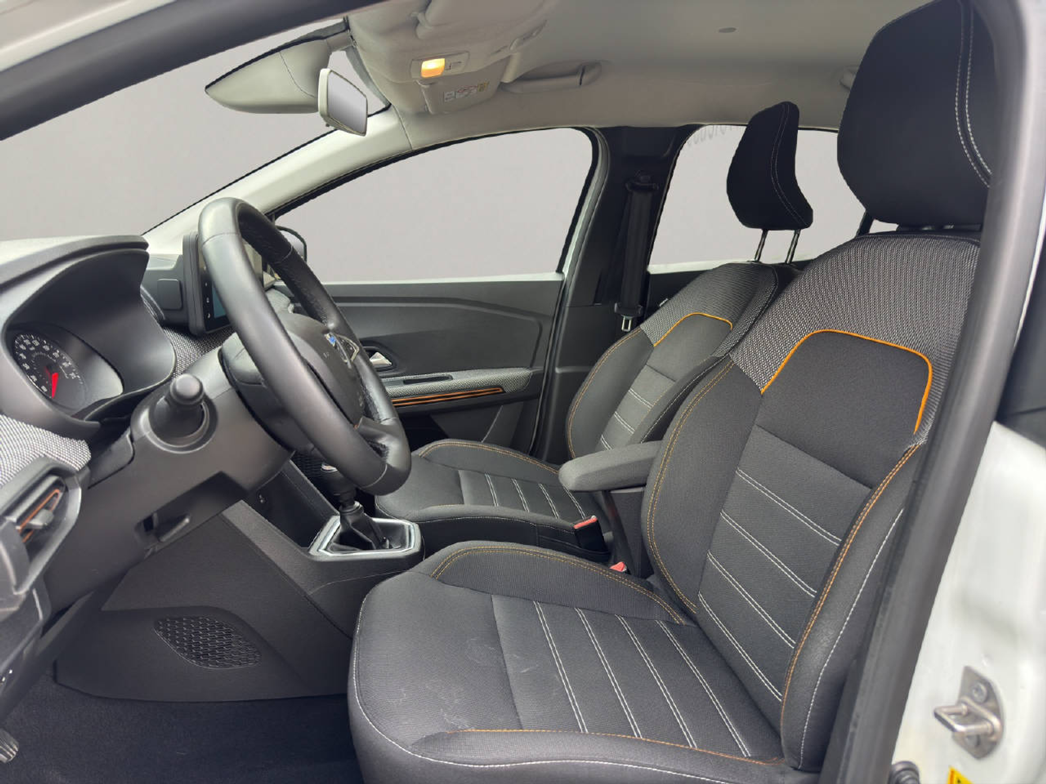 listing desktop thumbnail image 3