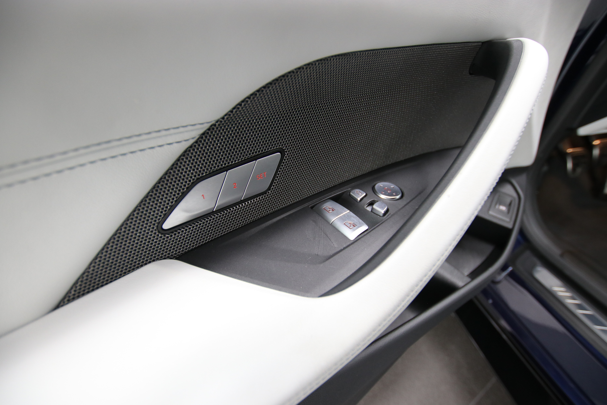 listing desktop thumbnail image 24