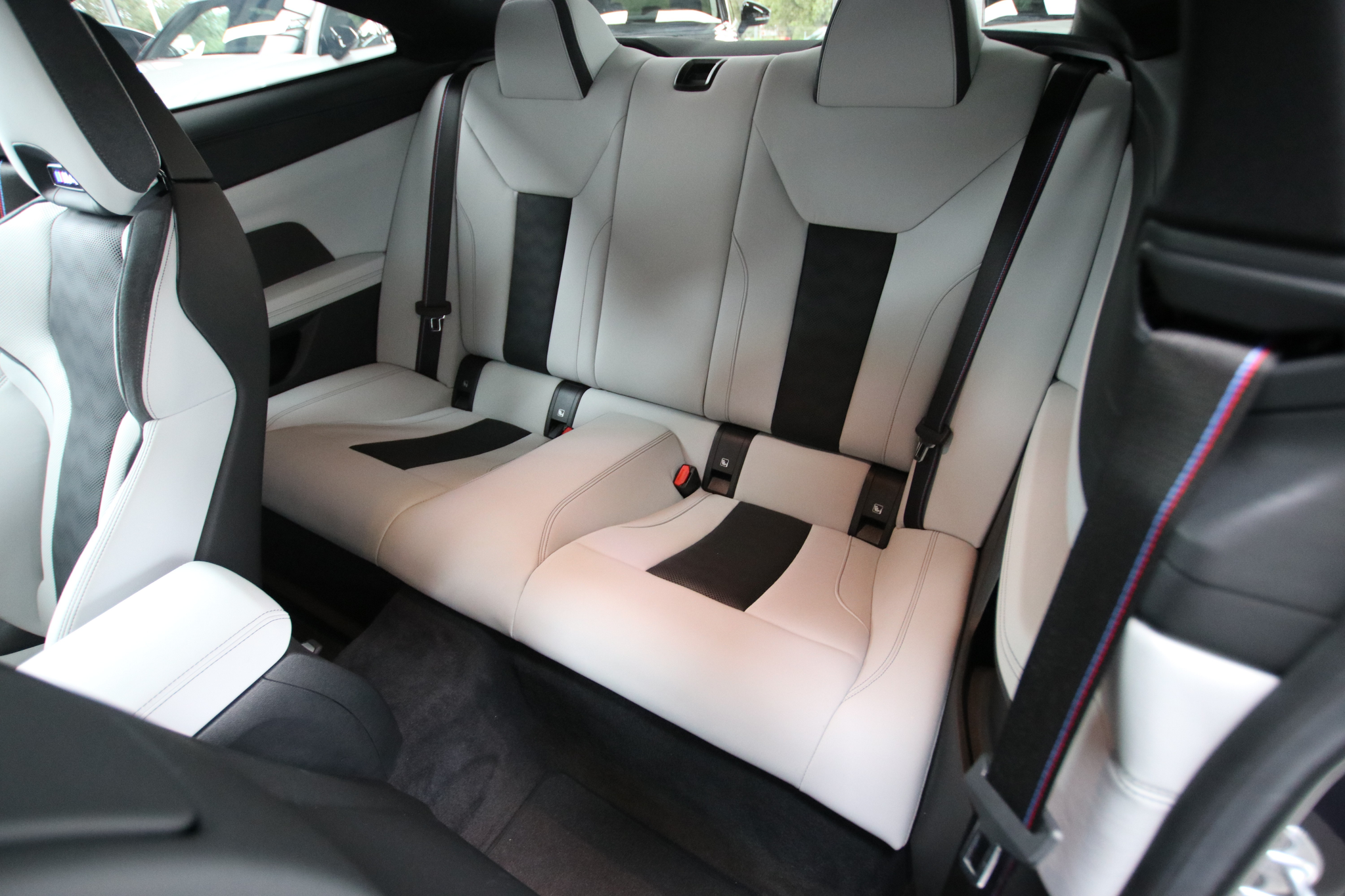 listing desktop thumbnail image 12