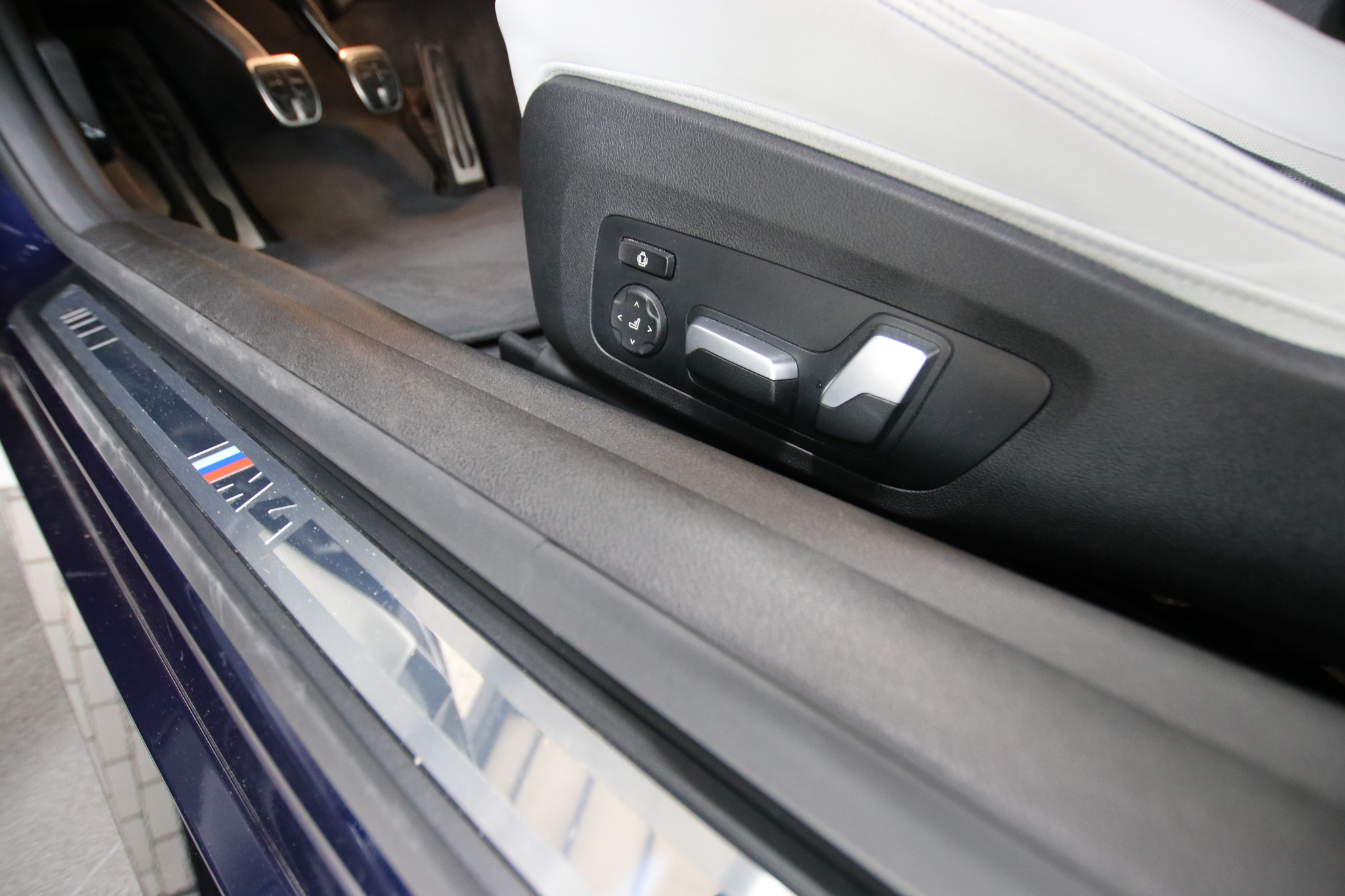 listing desktop thumbnail image 23