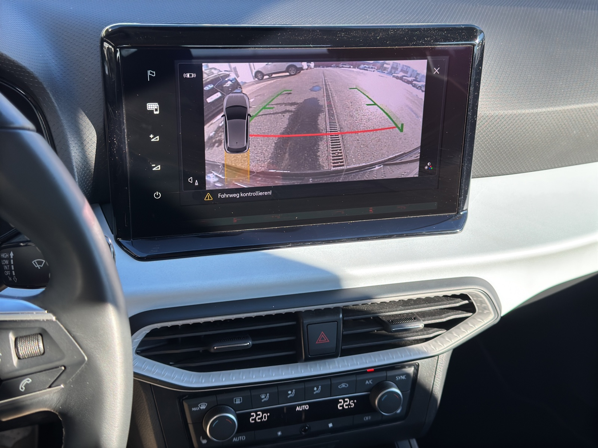 listing desktop thumbnail image 11