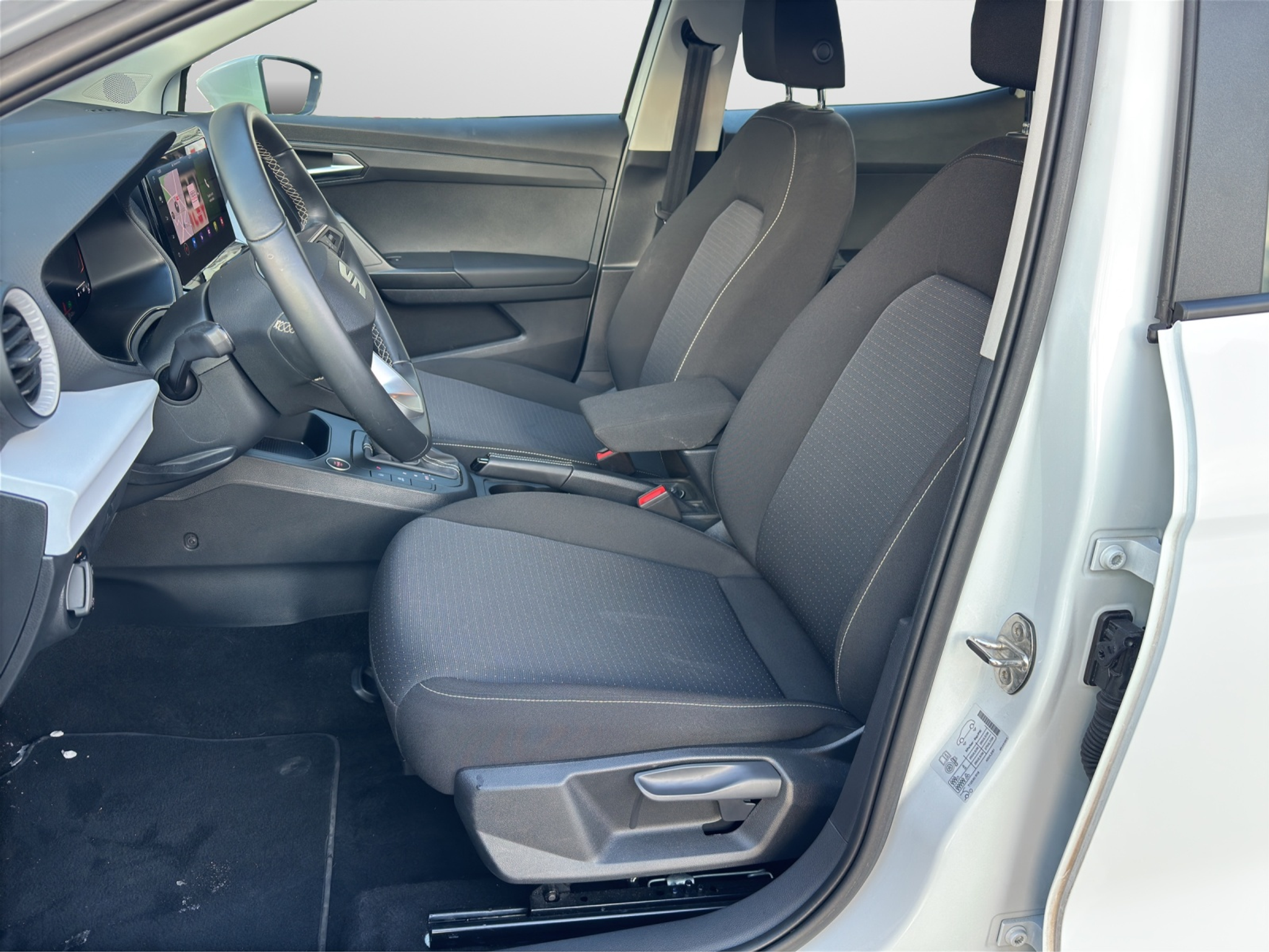 listing desktop thumbnail image 4