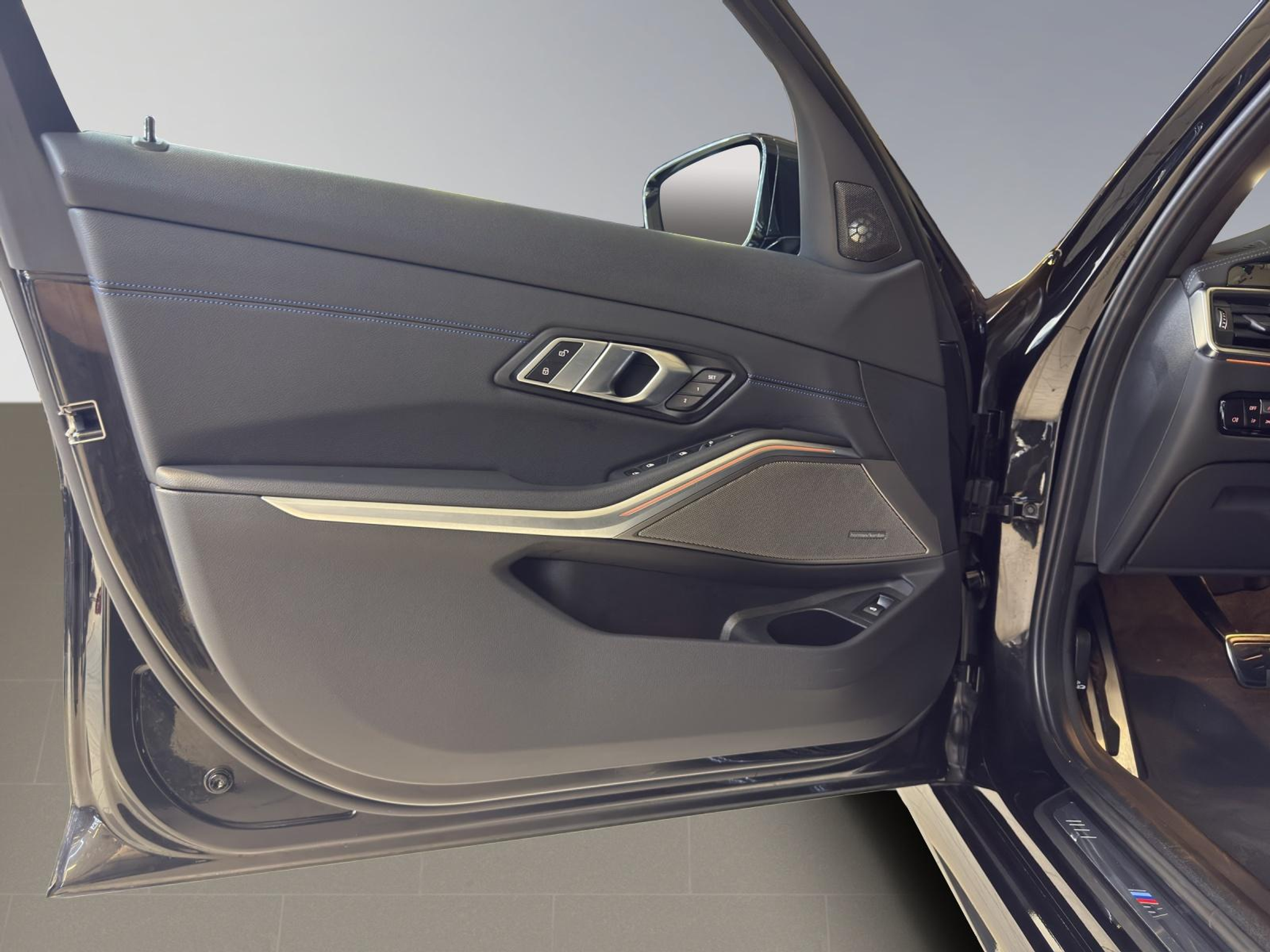 listing desktop thumbnail image 15