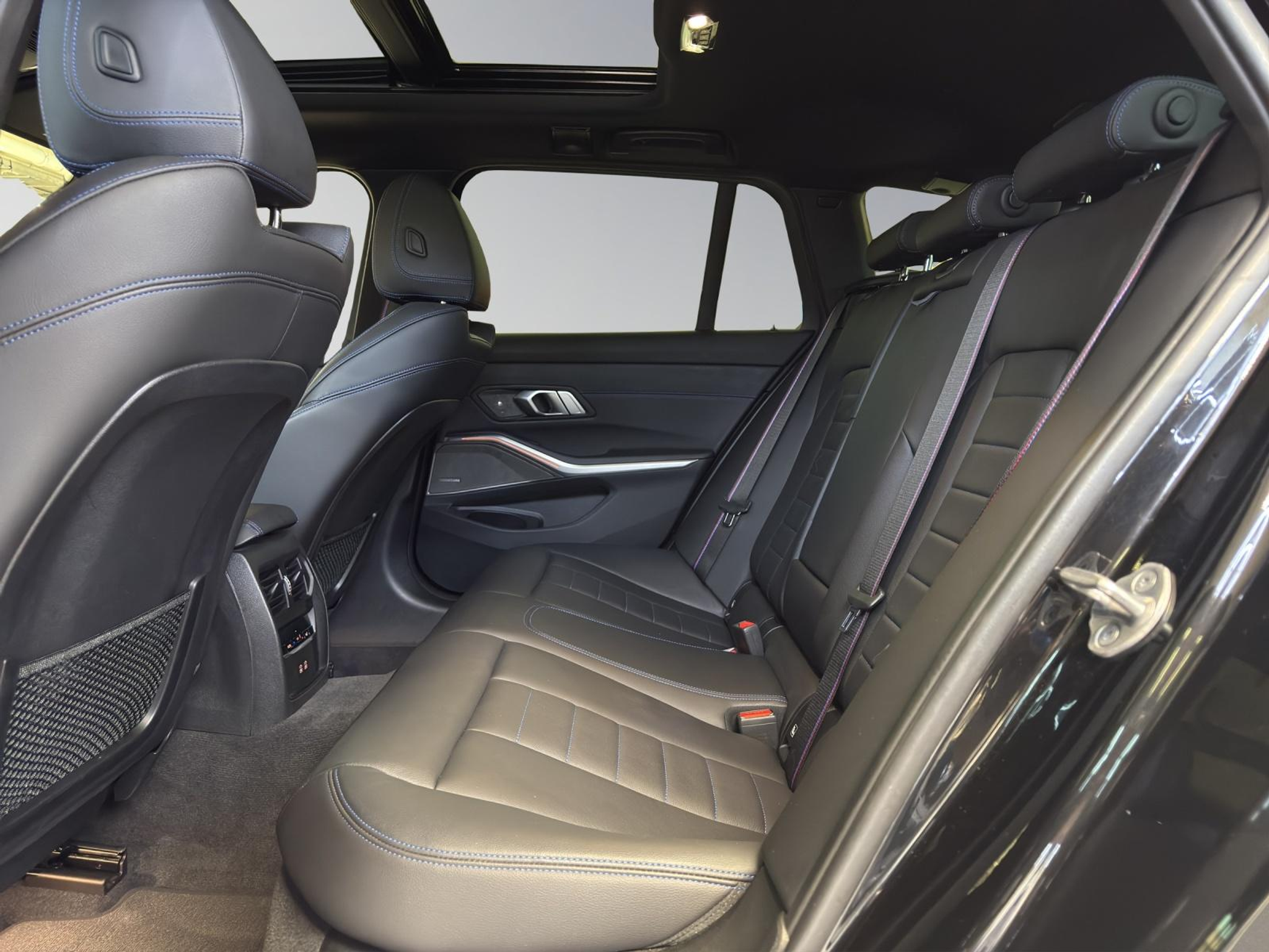 listing desktop thumbnail image 16