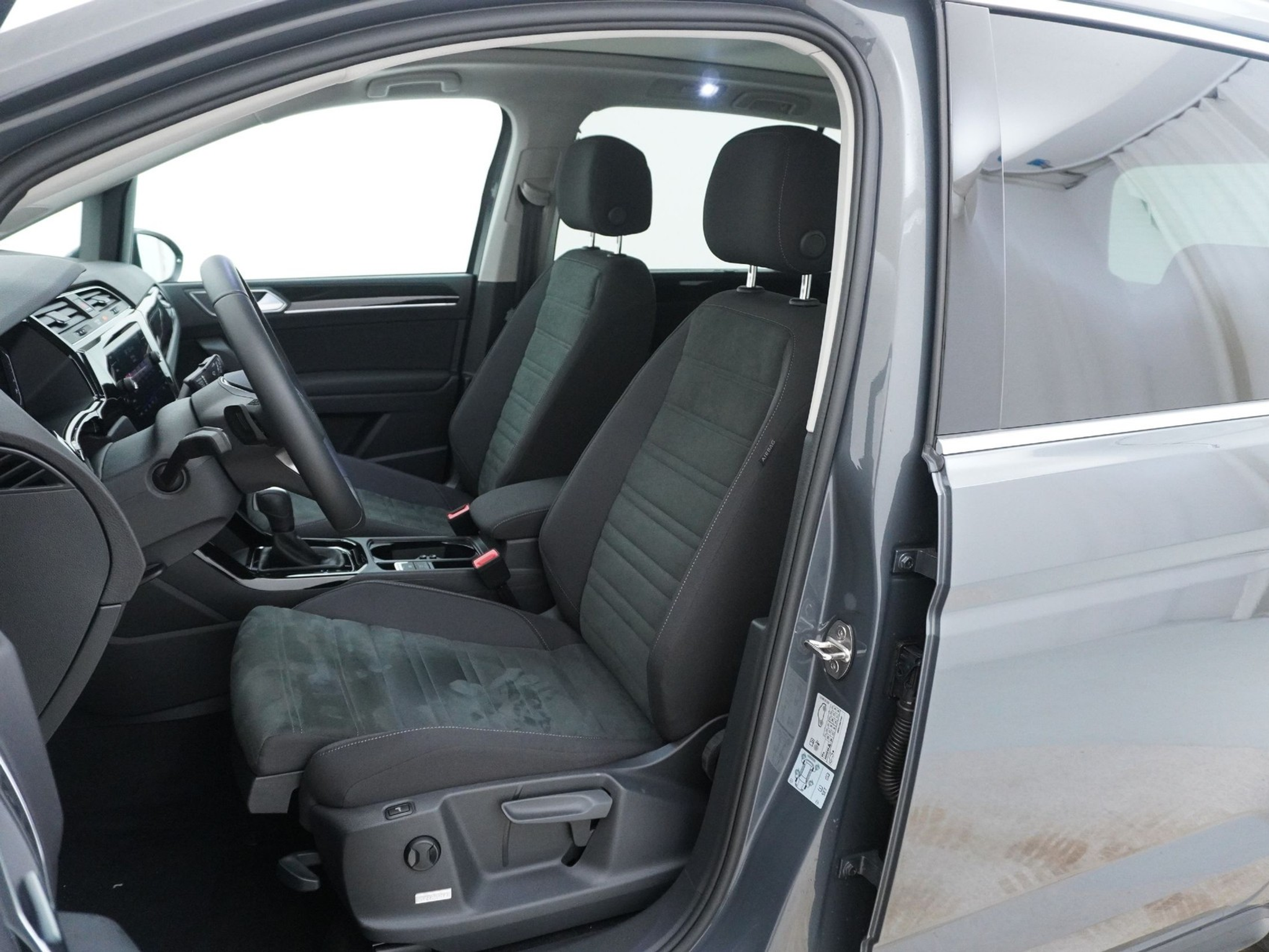 listing desktop thumbnail image 13