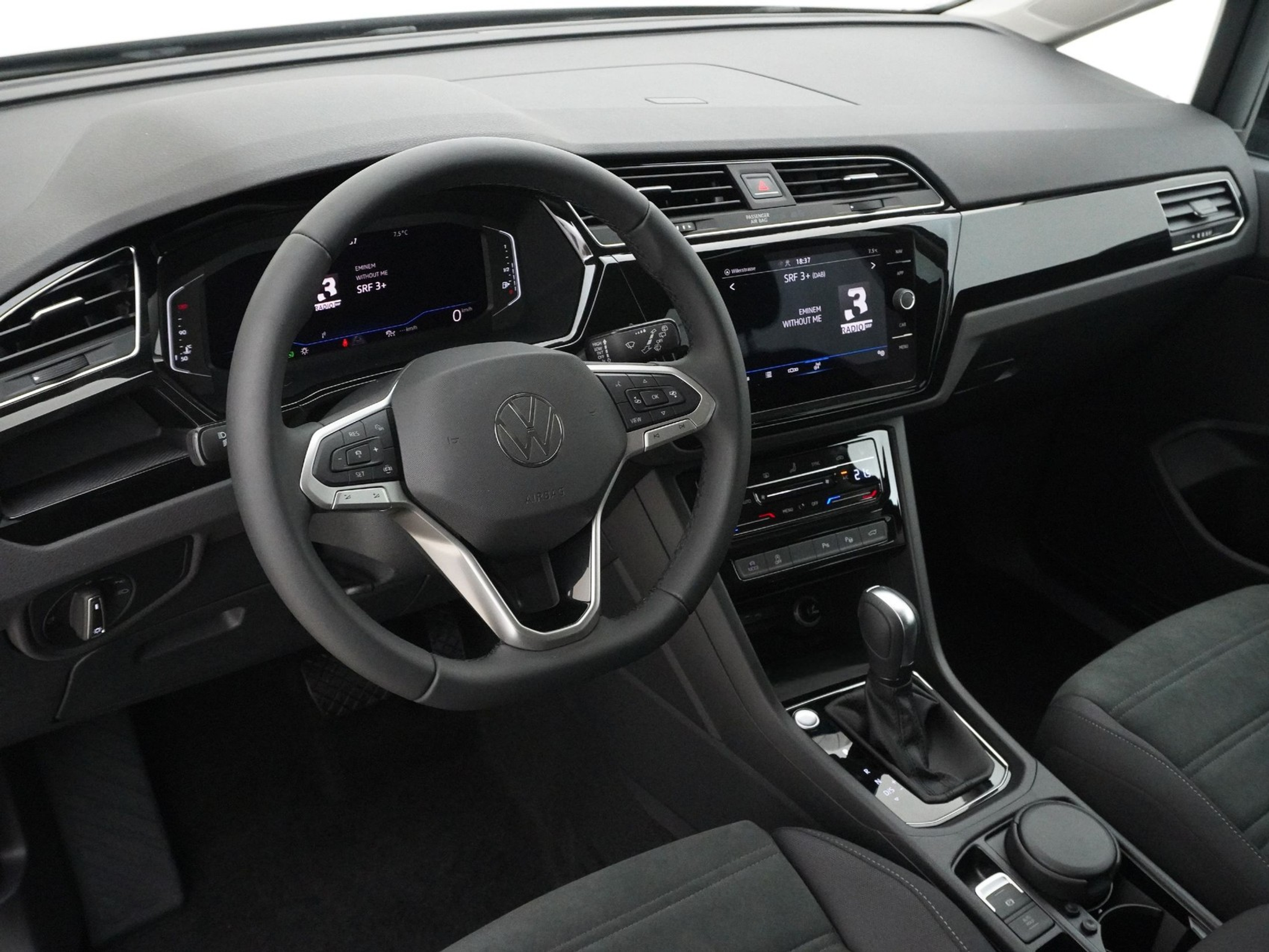 listing desktop thumbnail image 11