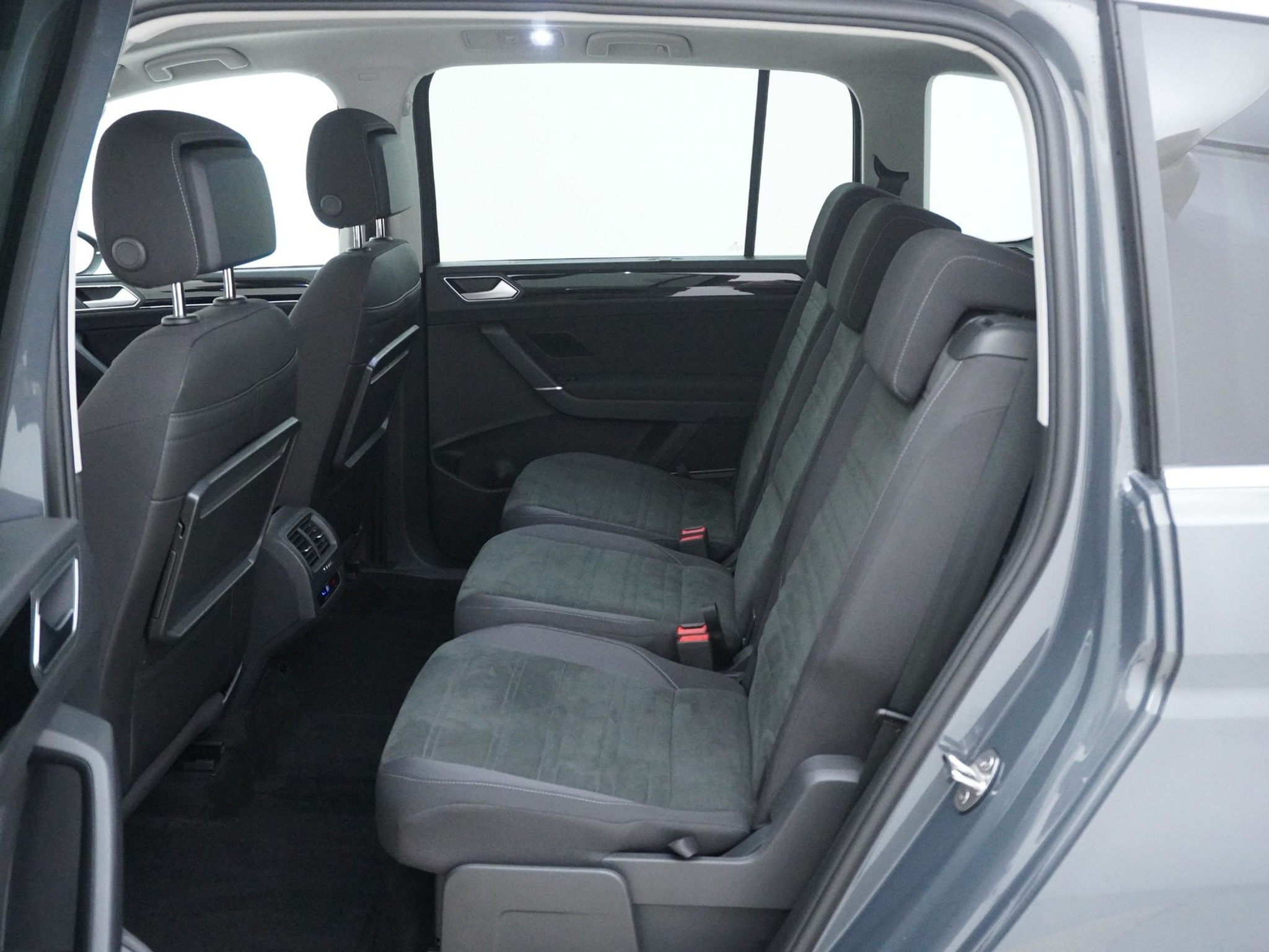 listing desktop thumbnail image 15