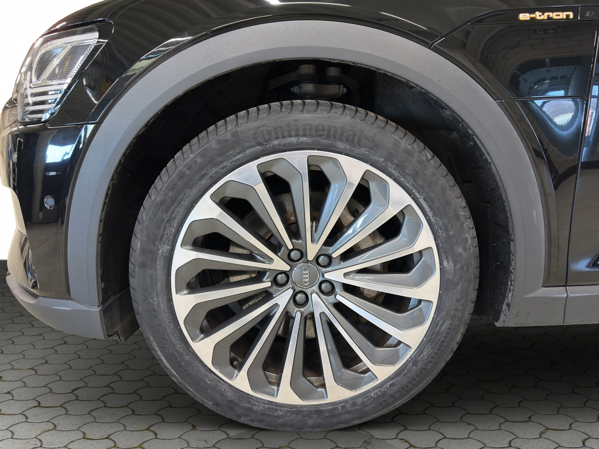 listing desktop thumbnail image 8