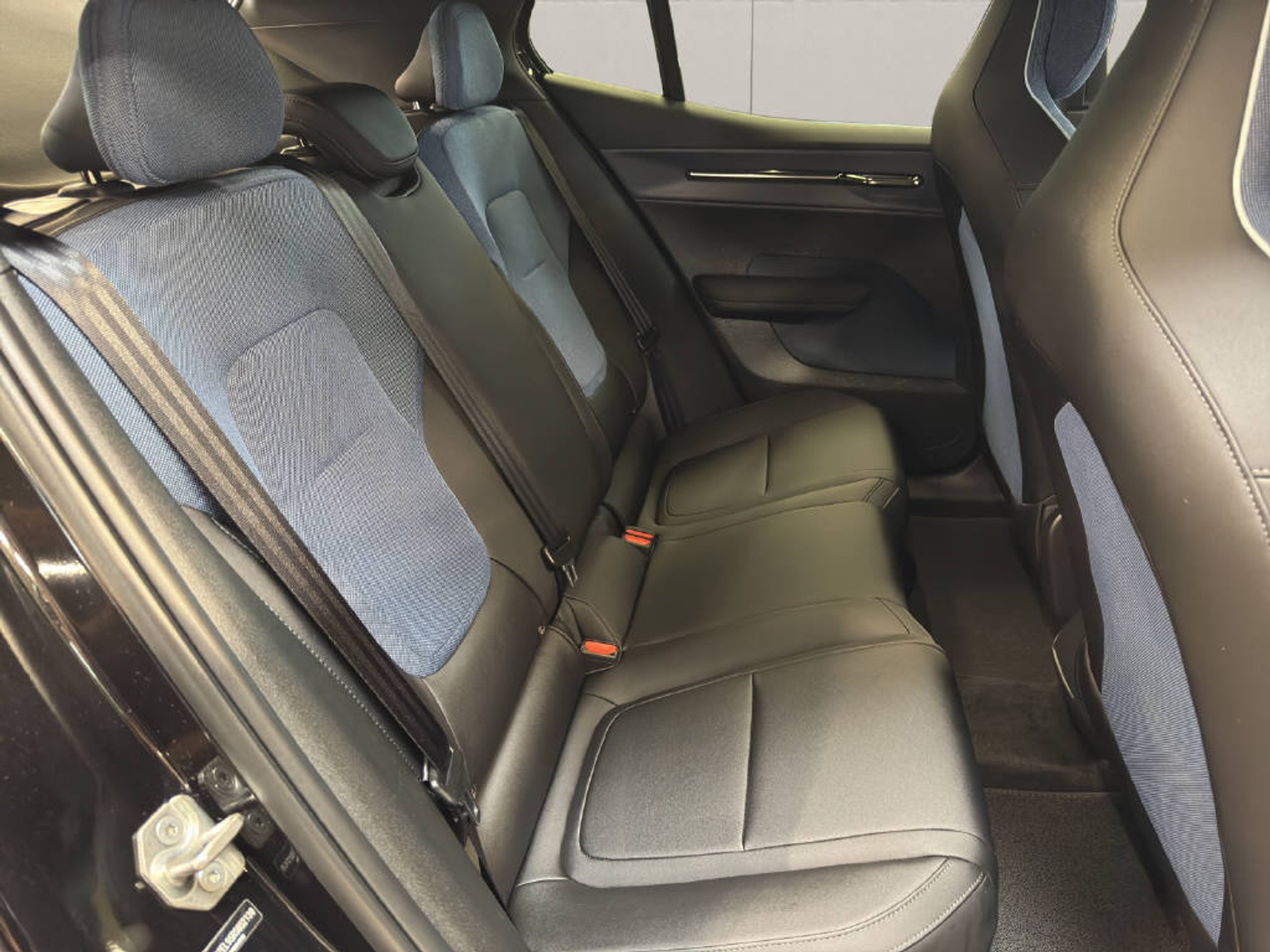 listing desktop thumbnail image 14