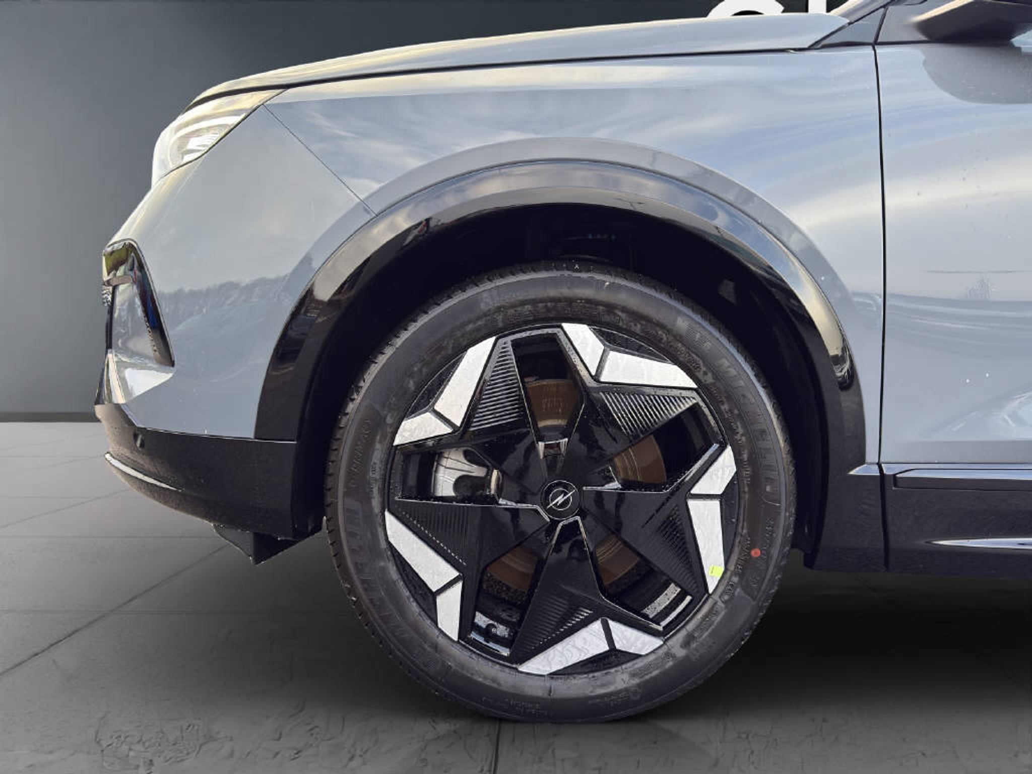 listing desktop thumbnail image 12