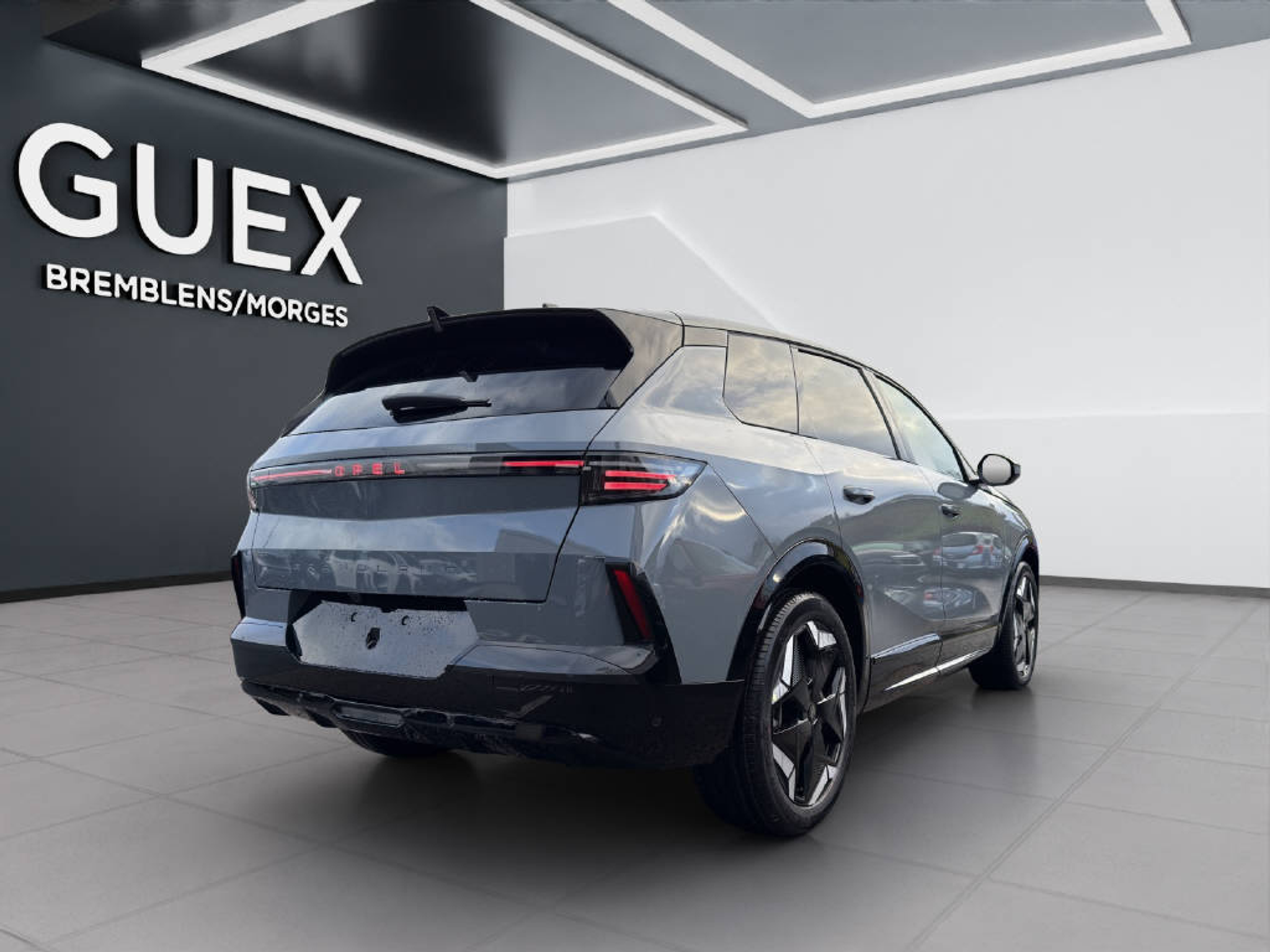 listing desktop thumbnail image 4