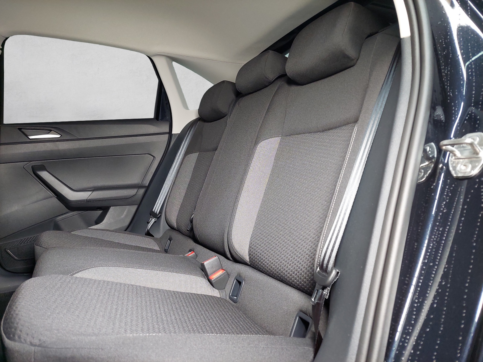 listing desktop thumbnail image 8