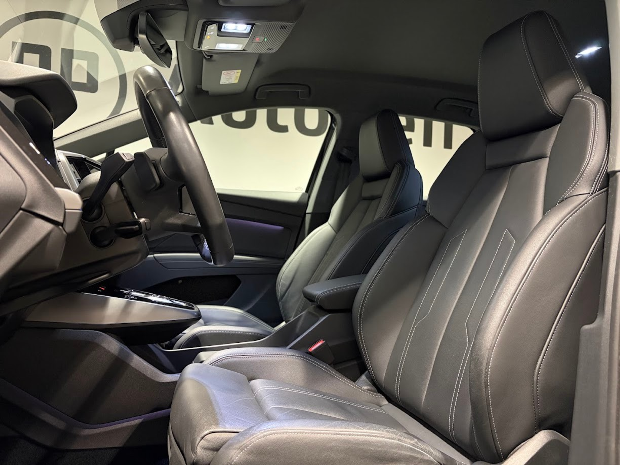 listing desktop thumbnail image 3