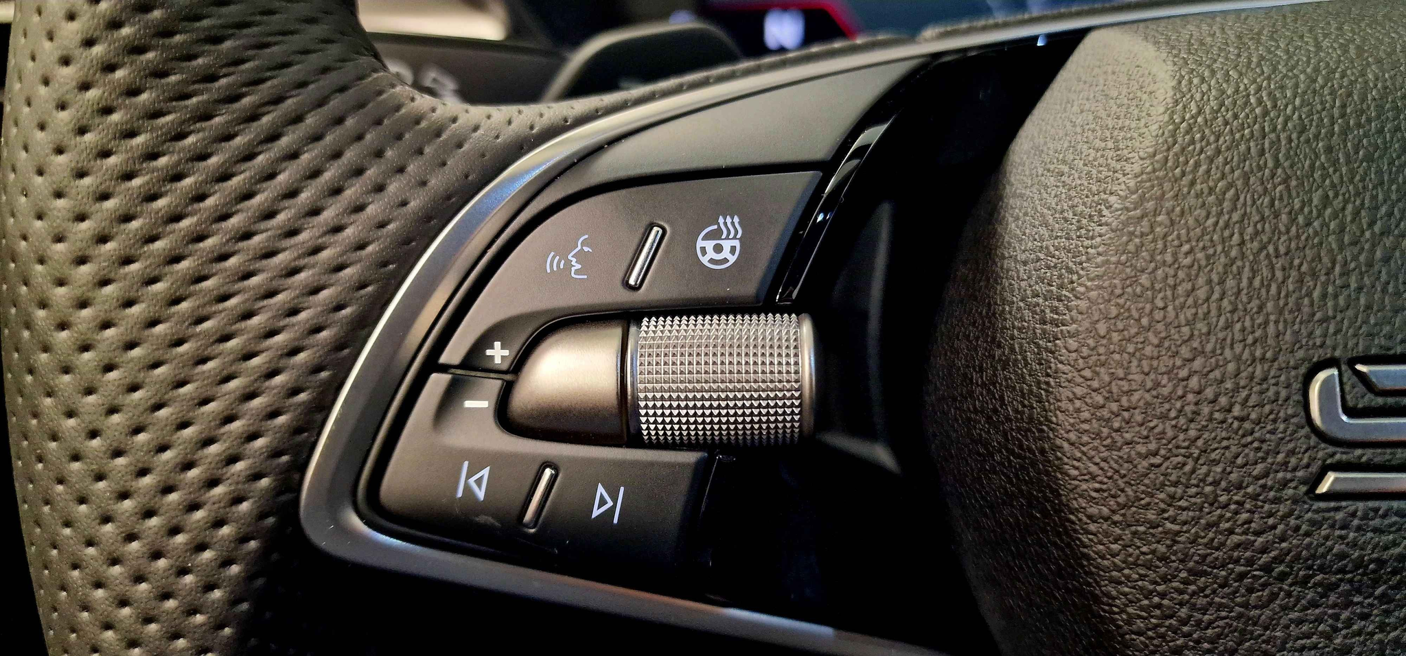 listing desktop thumbnail image 7