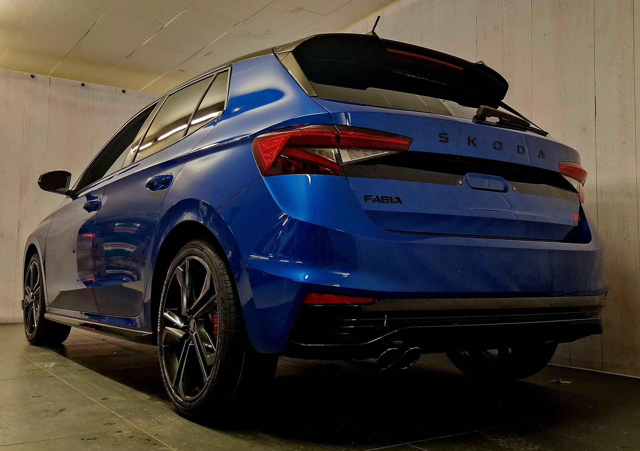 listing desktop thumbnail image 18