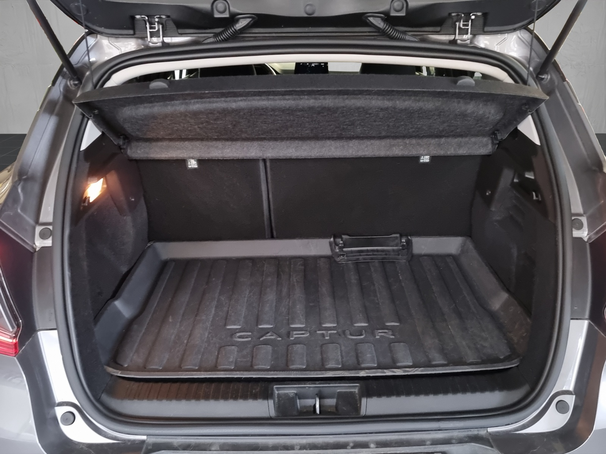 listing desktop thumbnail image 9