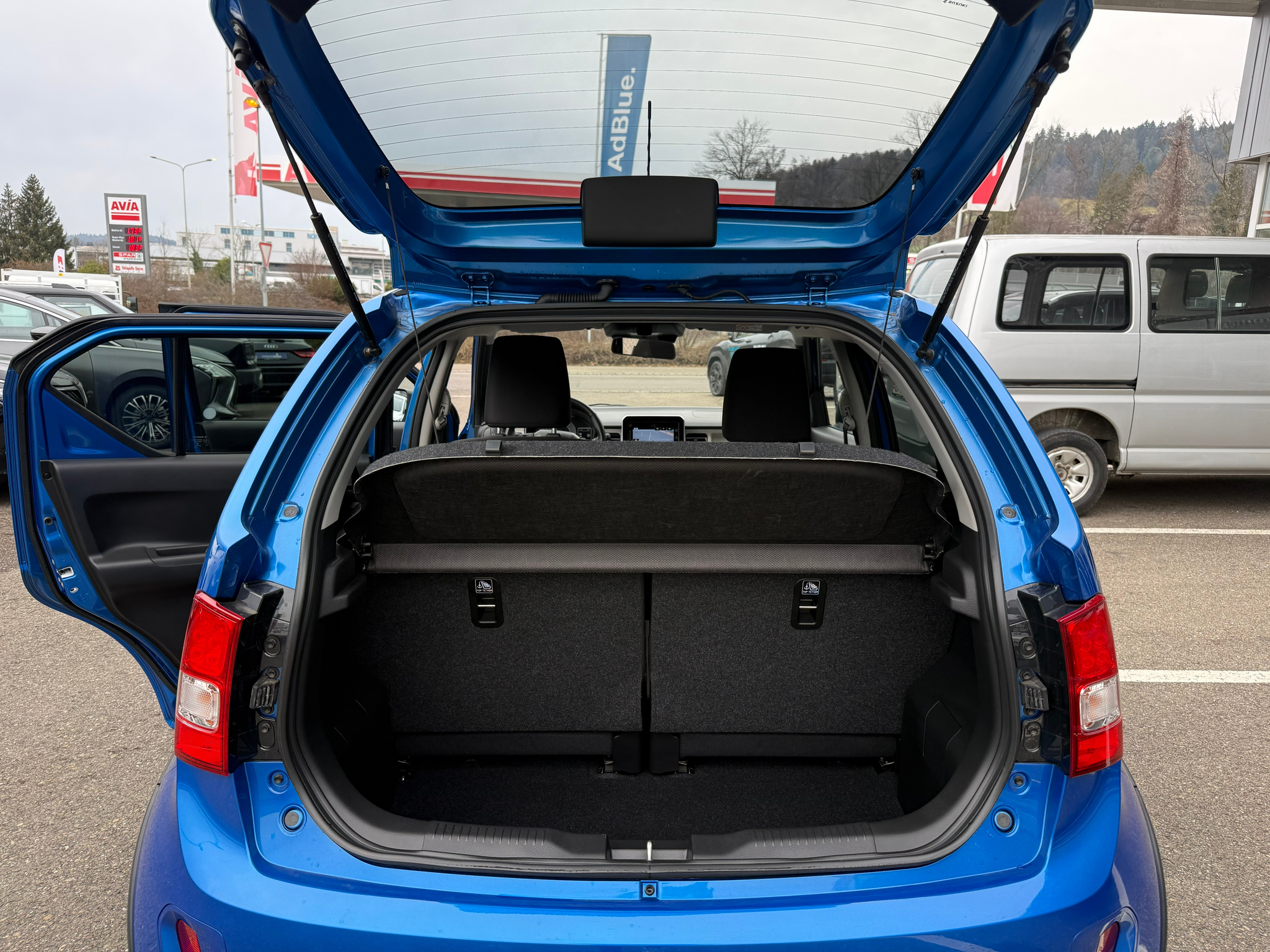 listing desktop thumbnail image 22