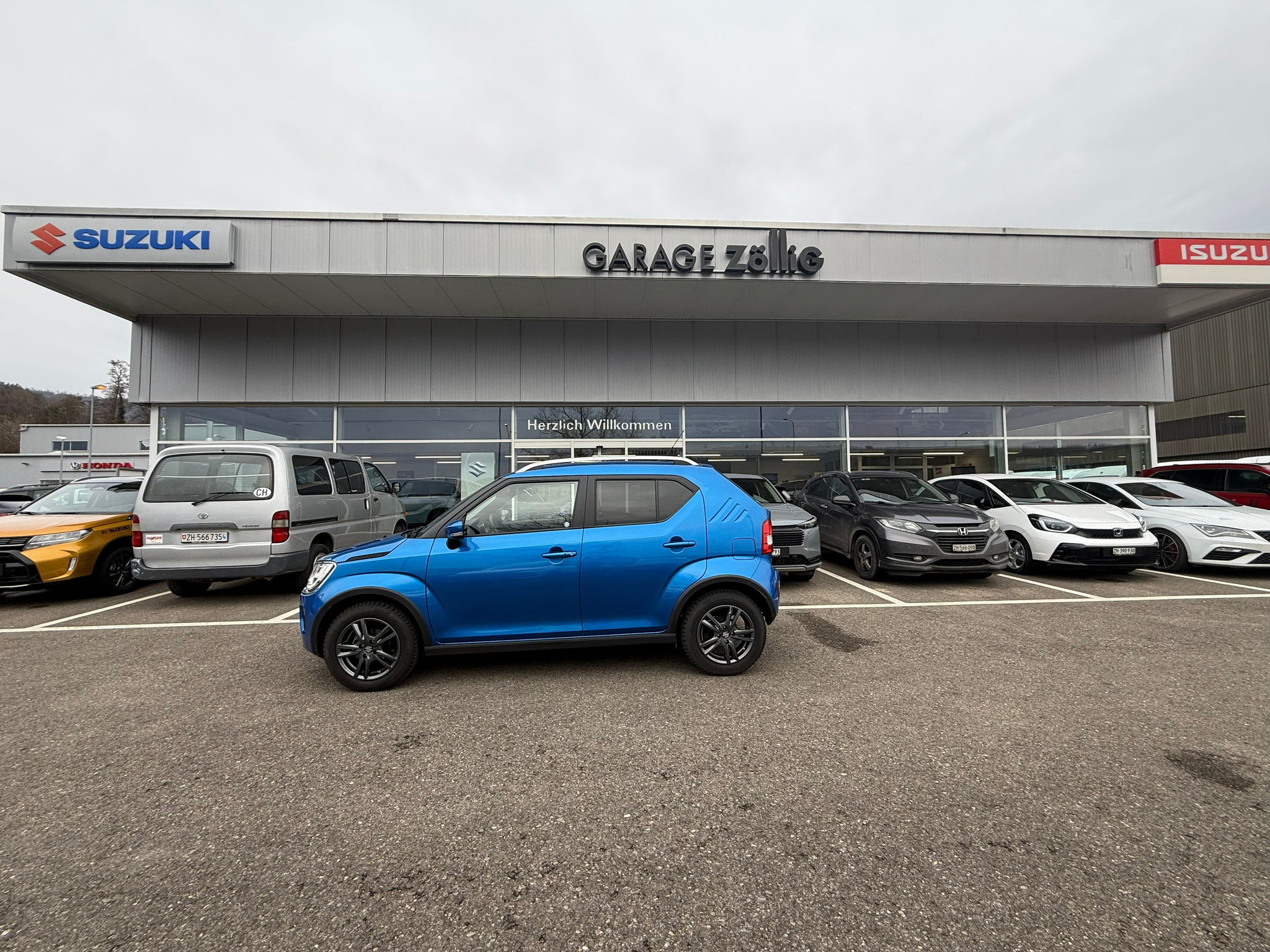 listing desktop thumbnail image 3