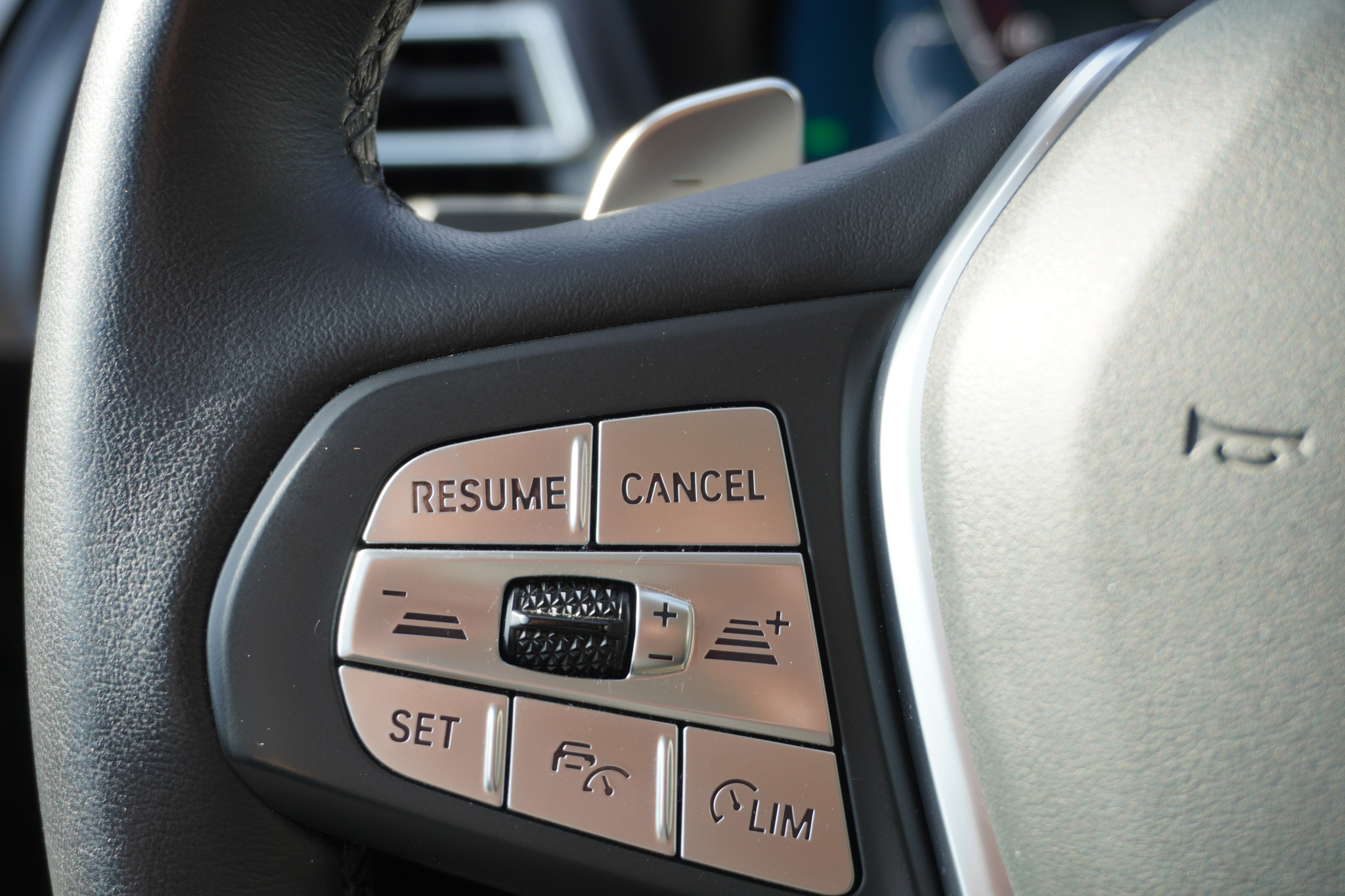 listing desktop thumbnail image 23