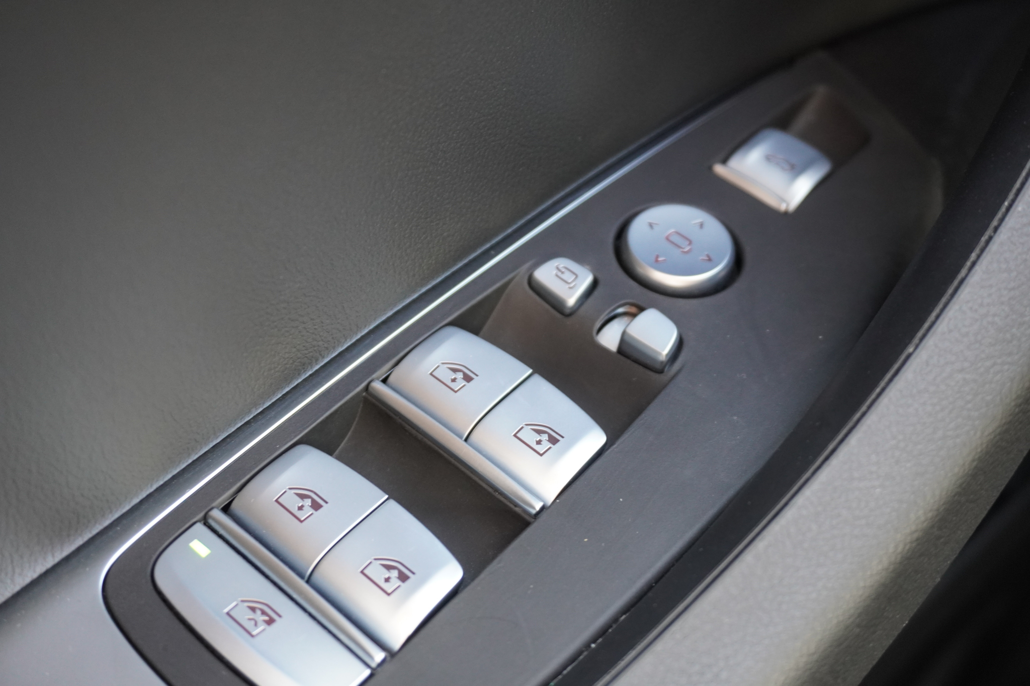 listing desktop thumbnail image 27