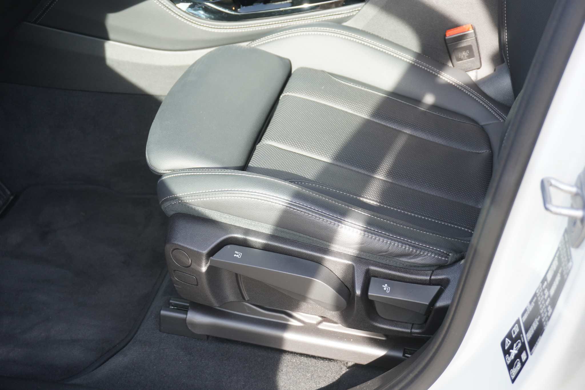 listing desktop thumbnail image 30