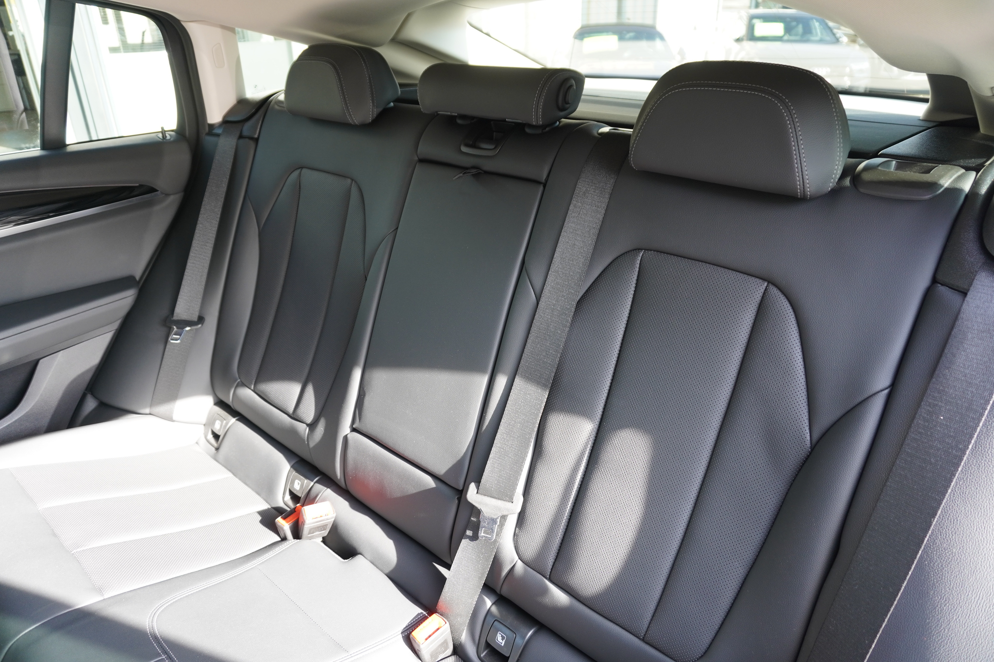 listing desktop thumbnail image 12