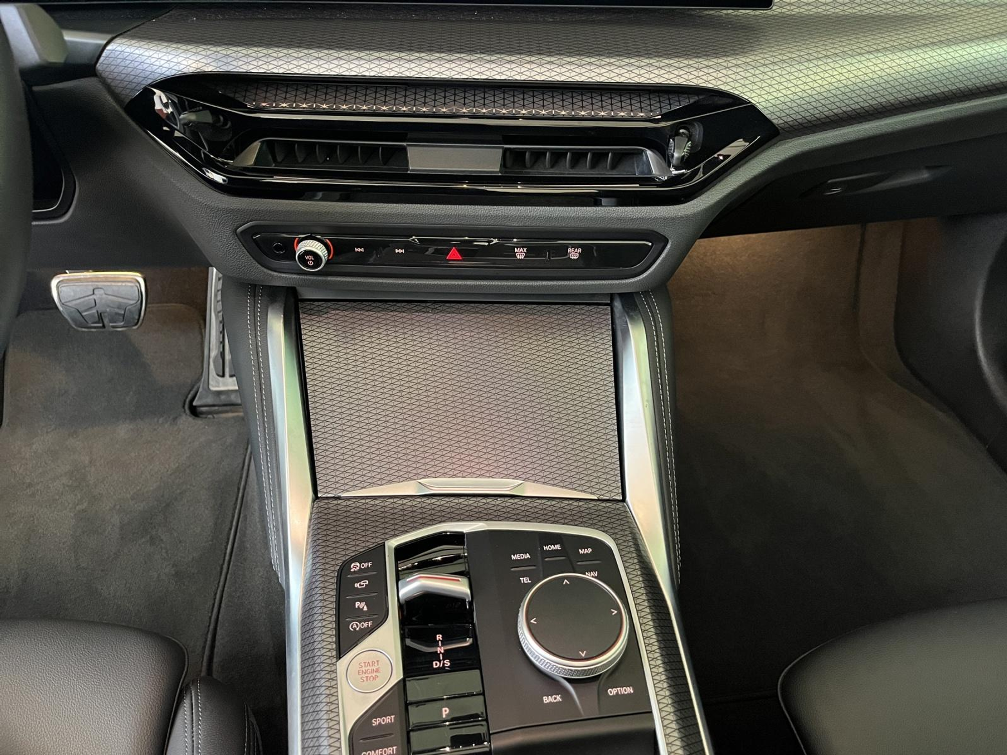 listing desktop thumbnail image 11