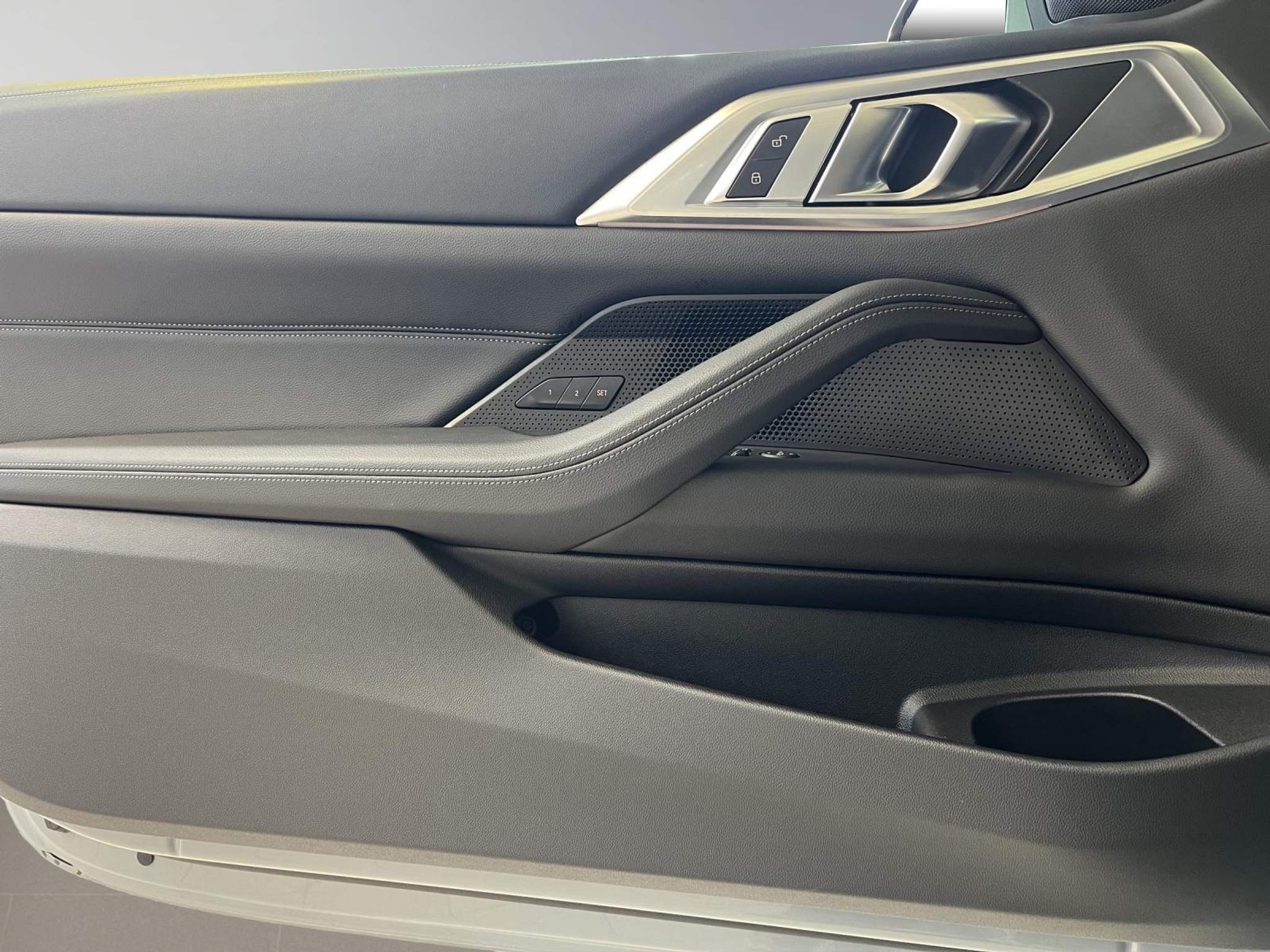 listing desktop thumbnail image 15