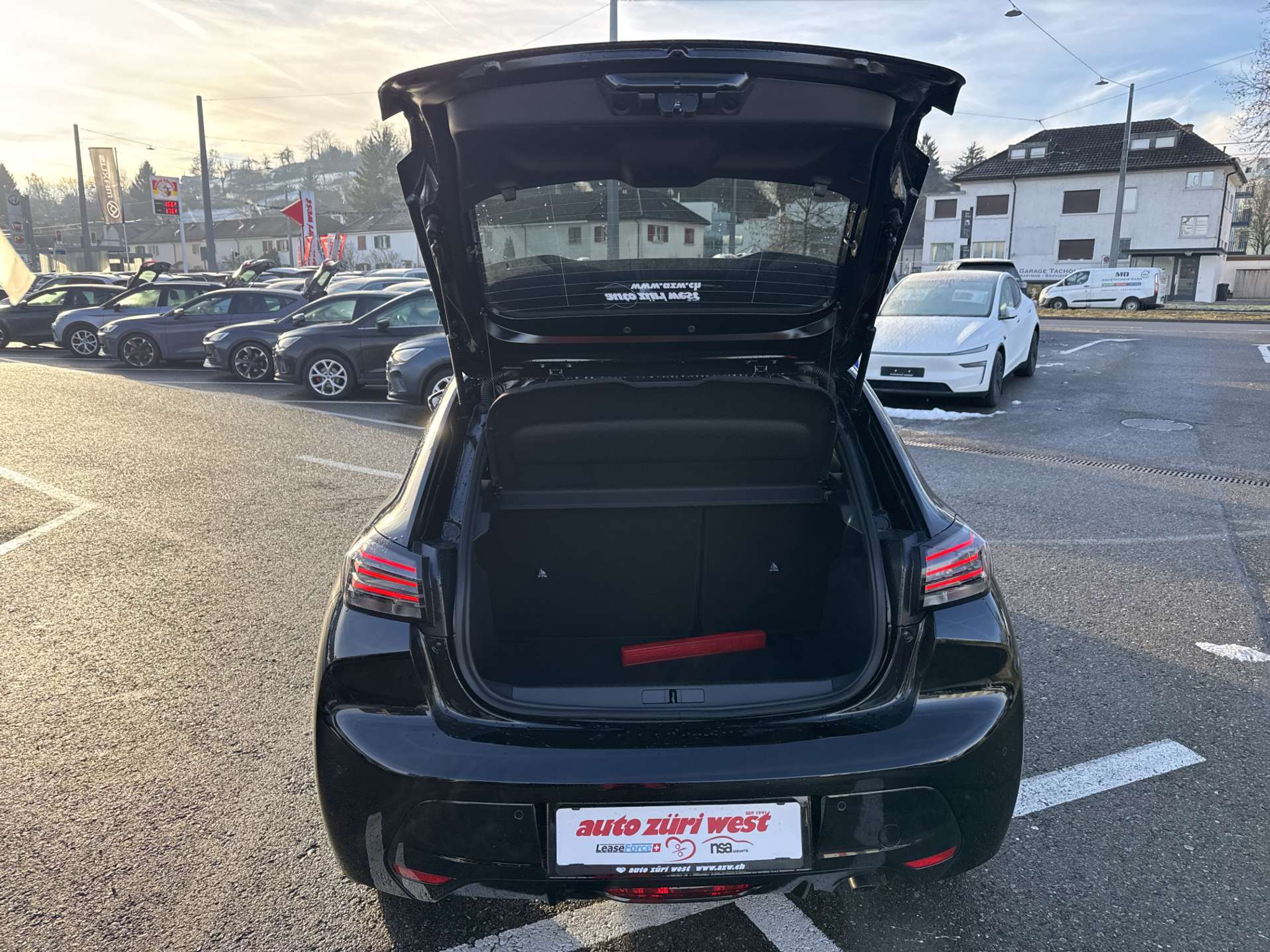 listing desktop thumbnail image 7