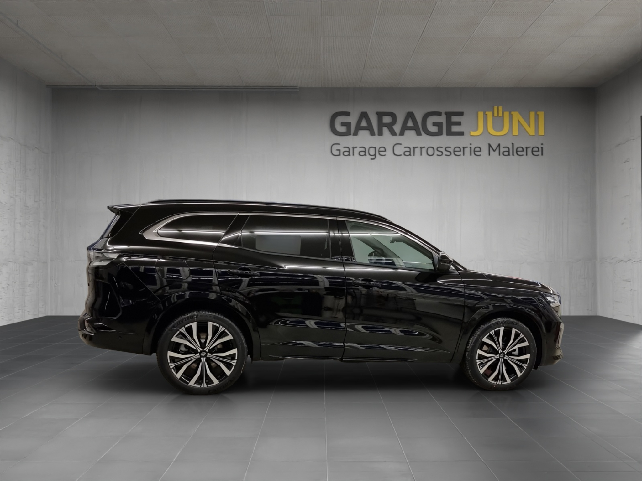 listing desktop thumbnail image 1