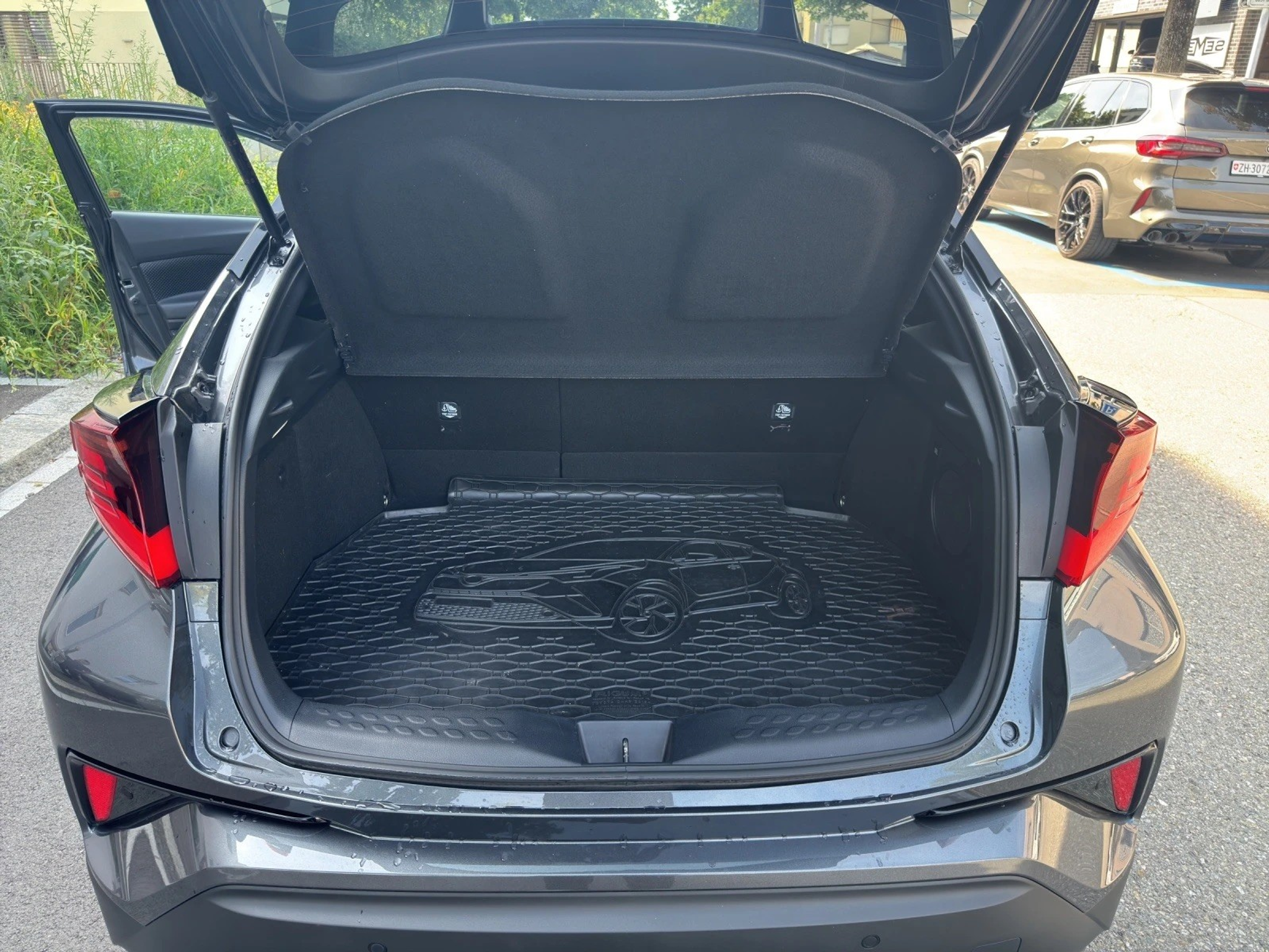 listing desktop thumbnail image 9