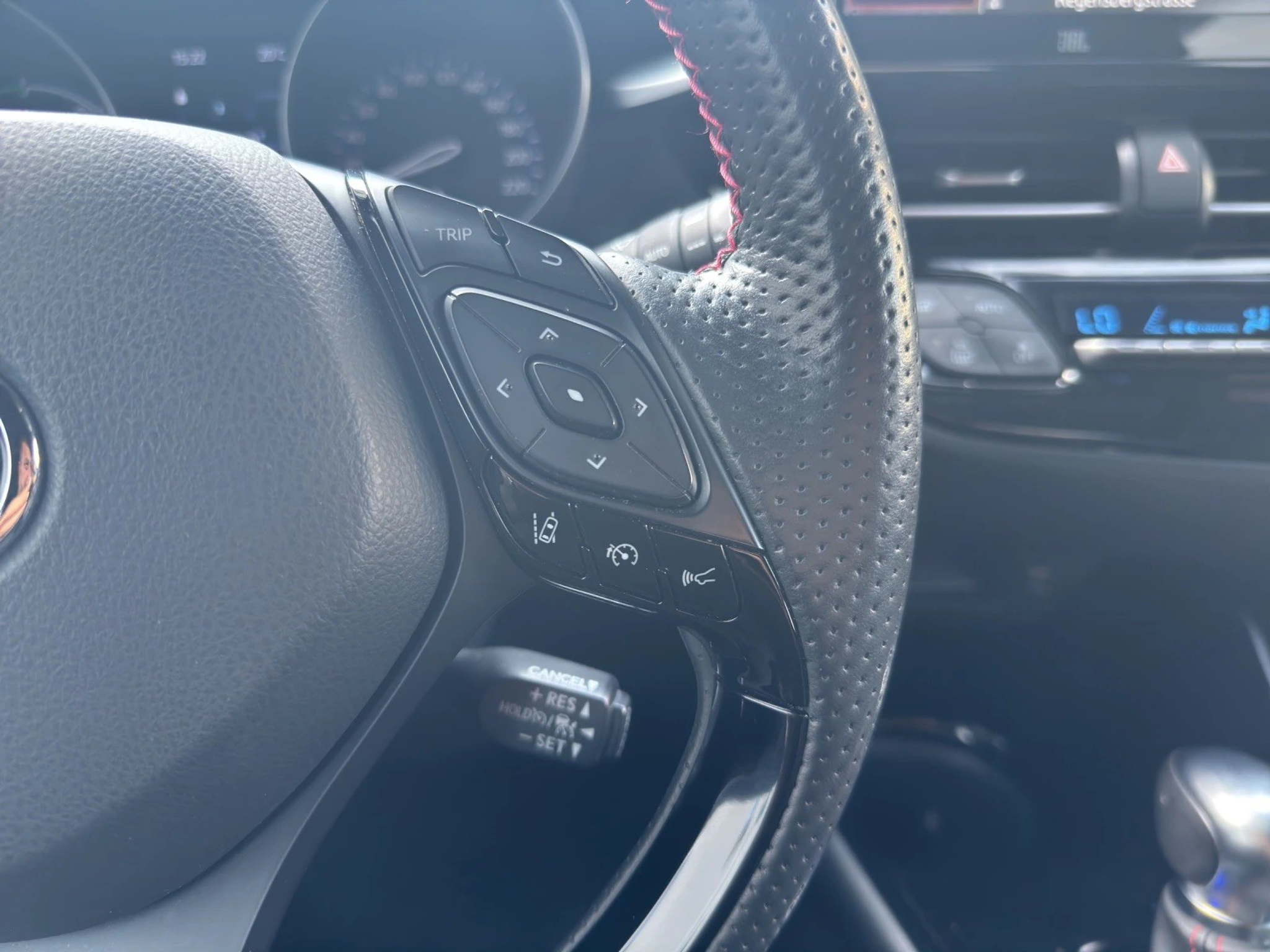 listing desktop thumbnail image 15