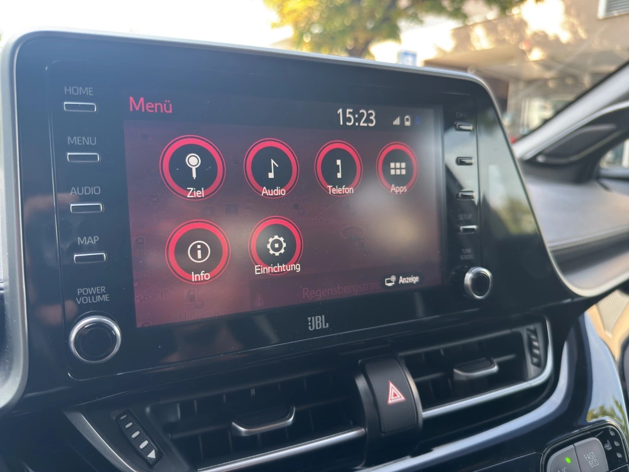 listing desktop thumbnail image 17