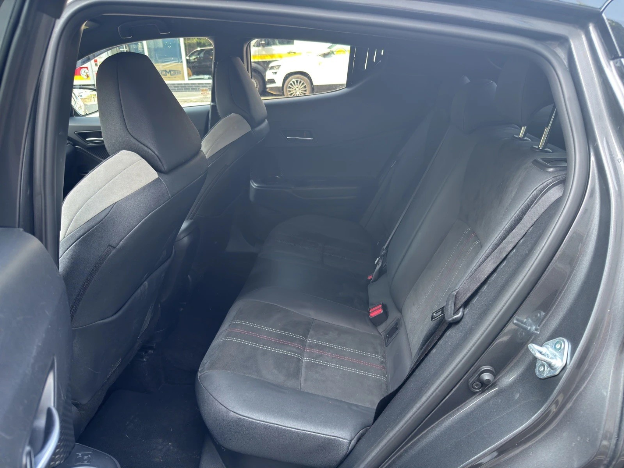 listing desktop thumbnail image 27