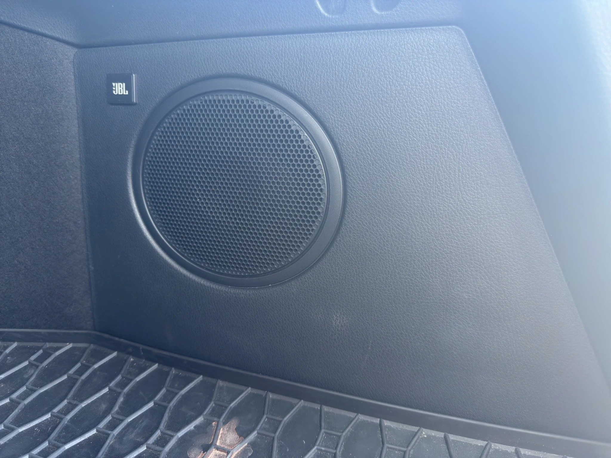 listing desktop thumbnail image 26