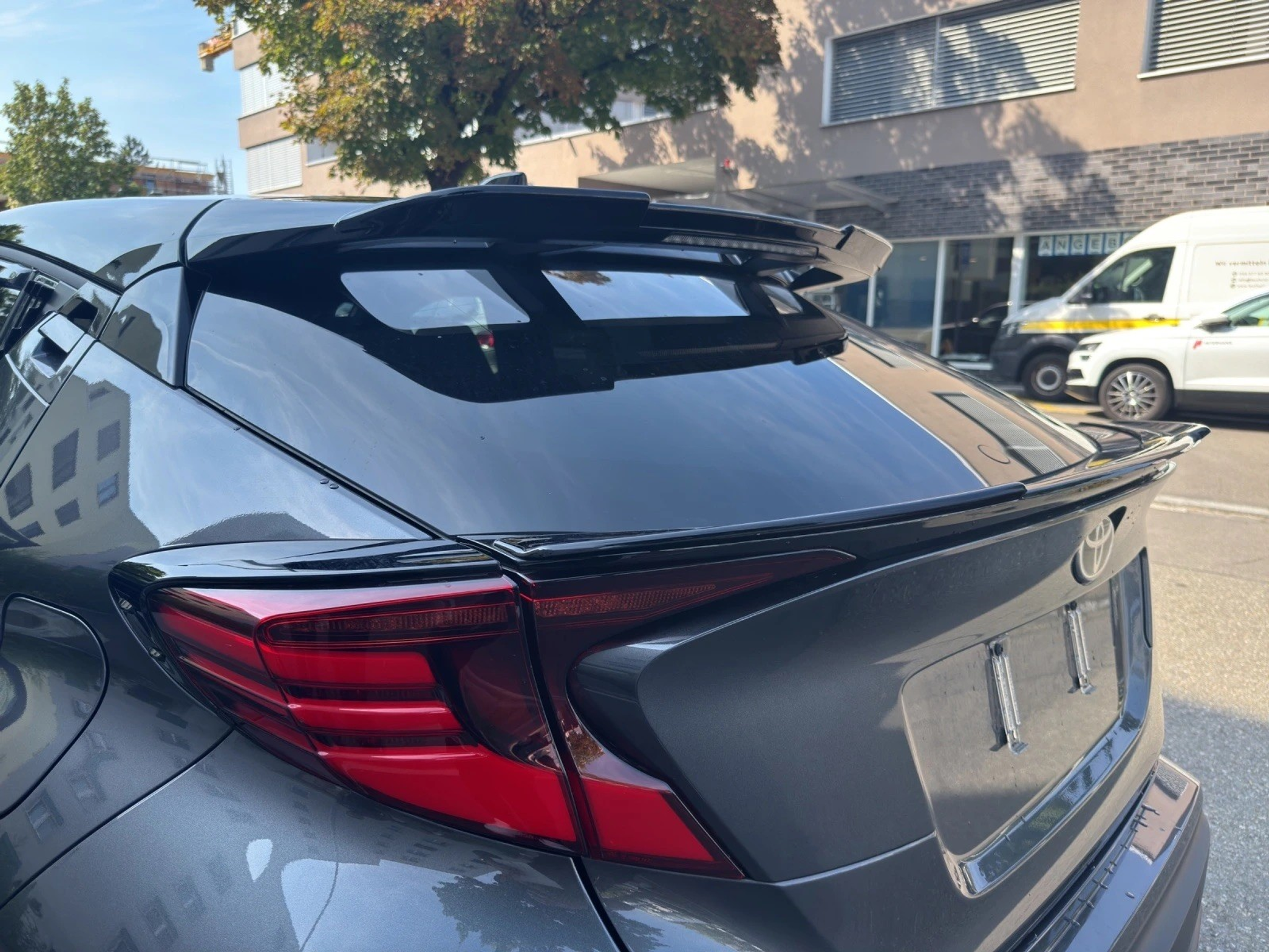 listing desktop thumbnail image 8