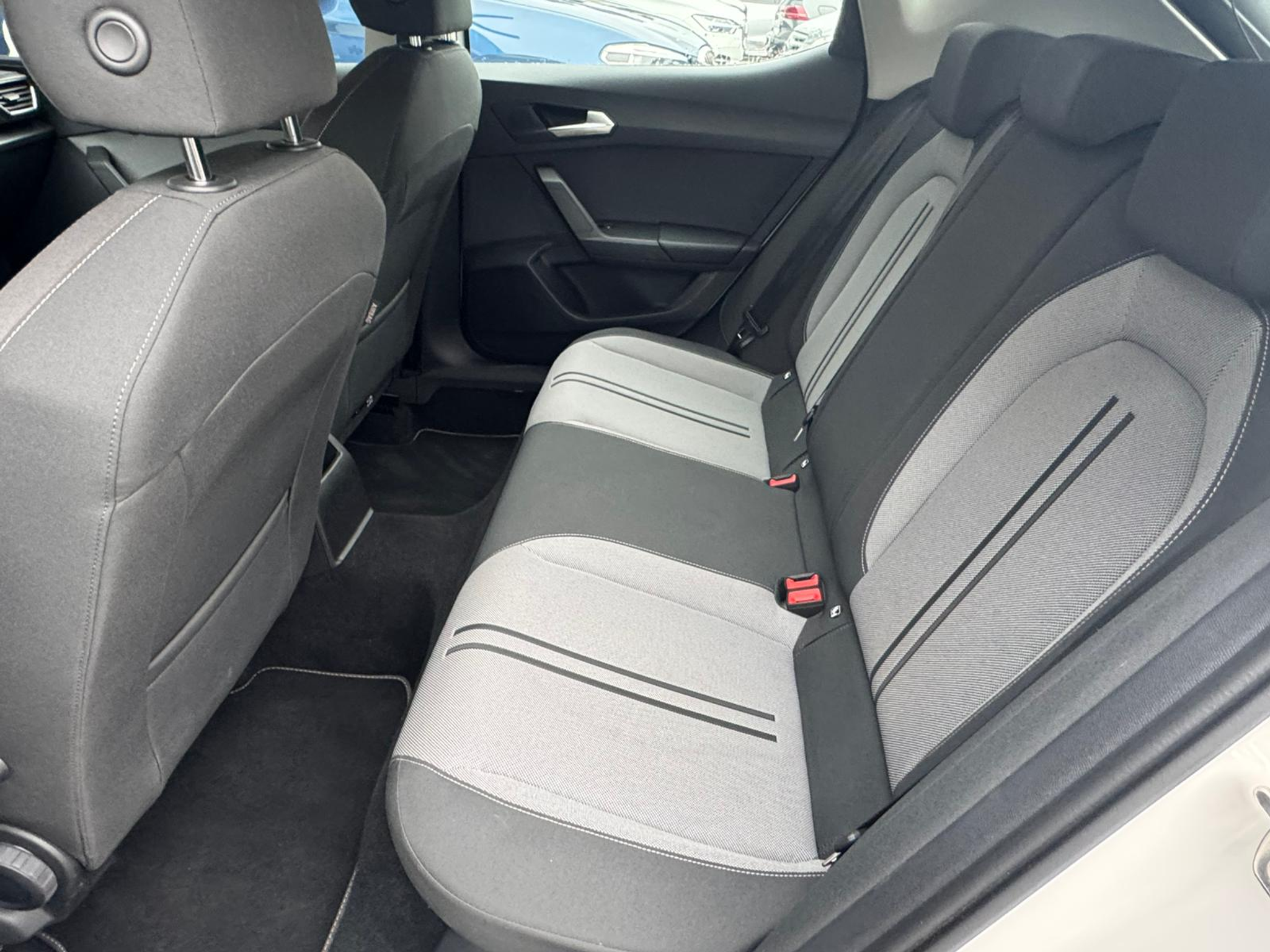 listing desktop thumbnail image 17