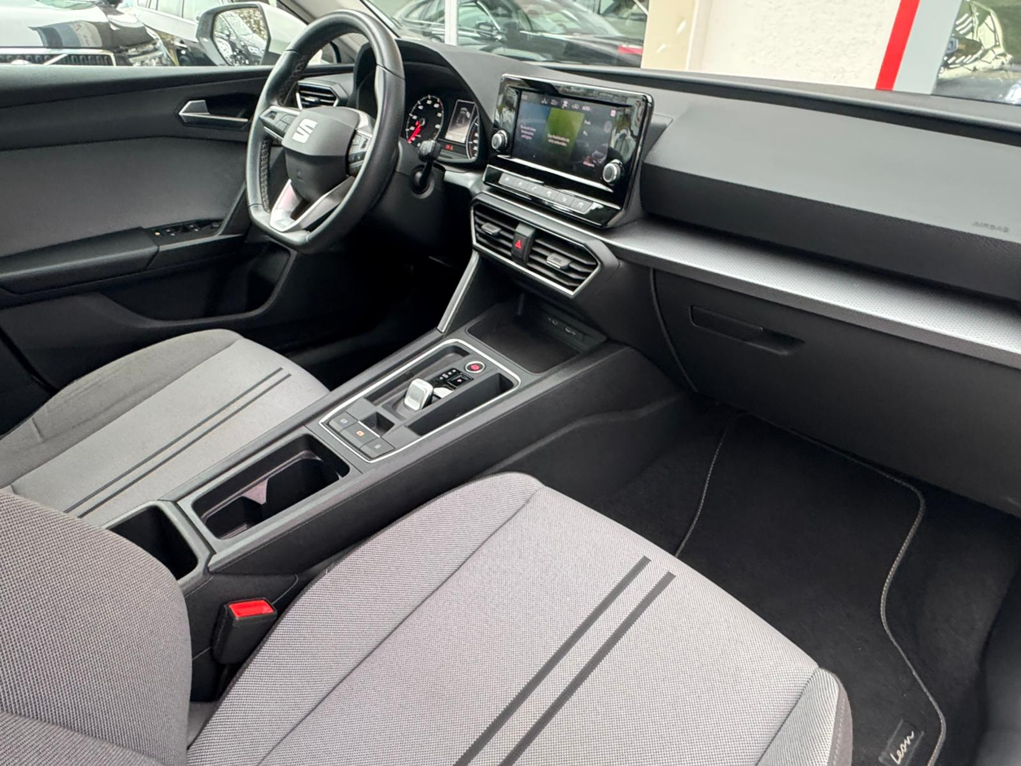 listing desktop thumbnail image 13