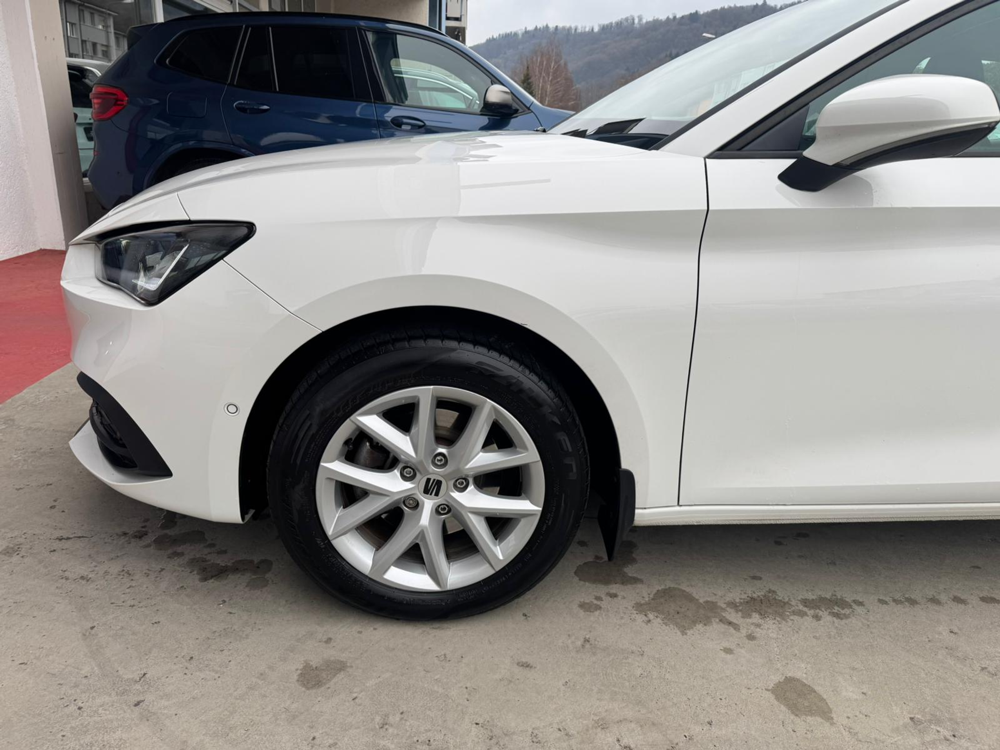 listing desktop thumbnail image 7