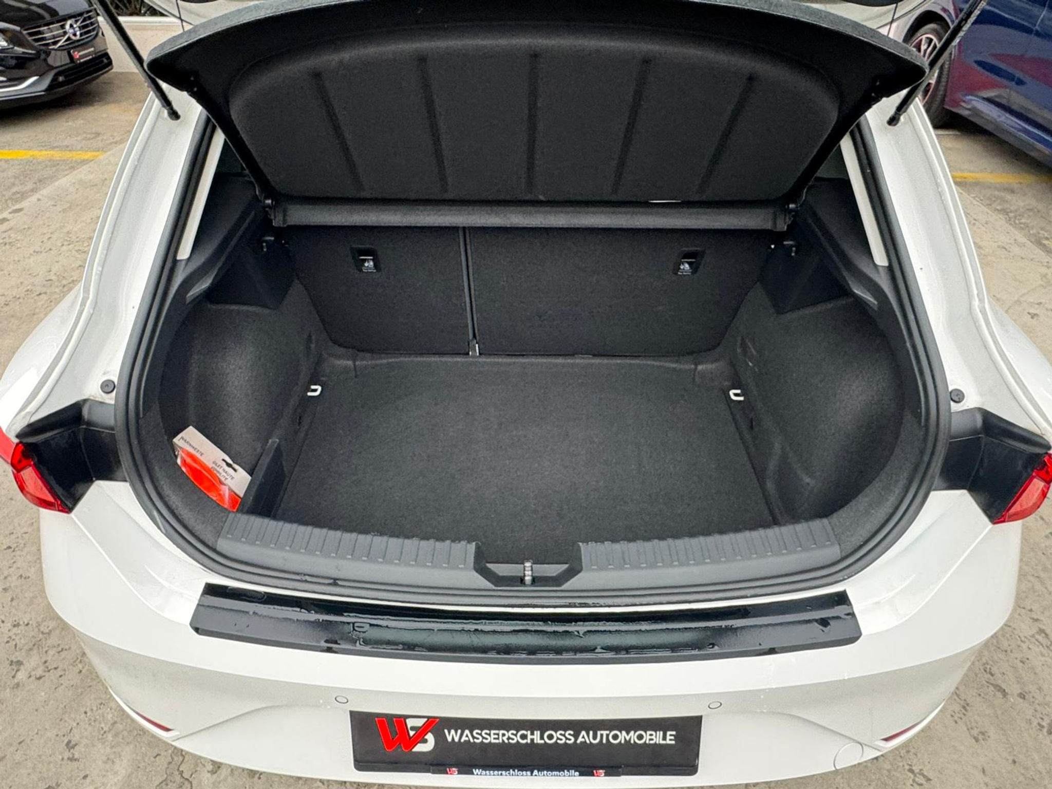 listing desktop thumbnail image 18