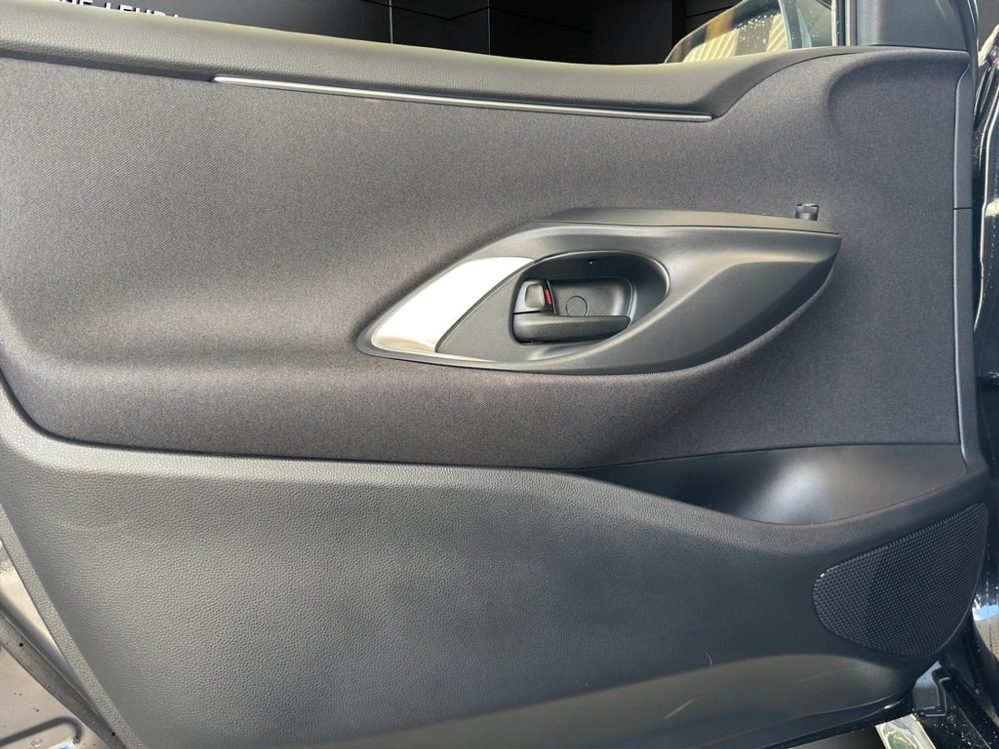 listing desktop thumbnail image 12