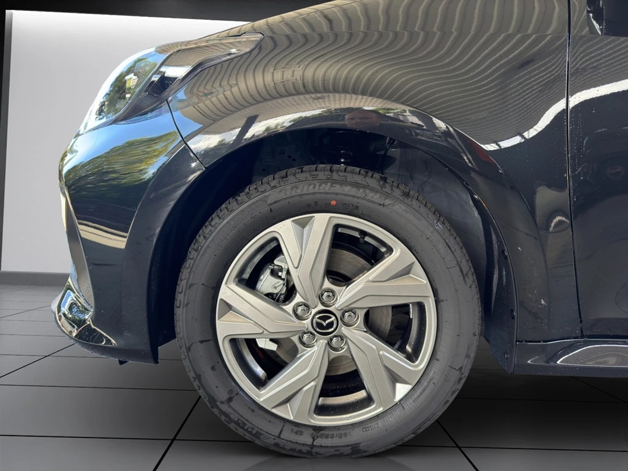 listing desktop thumbnail image 5