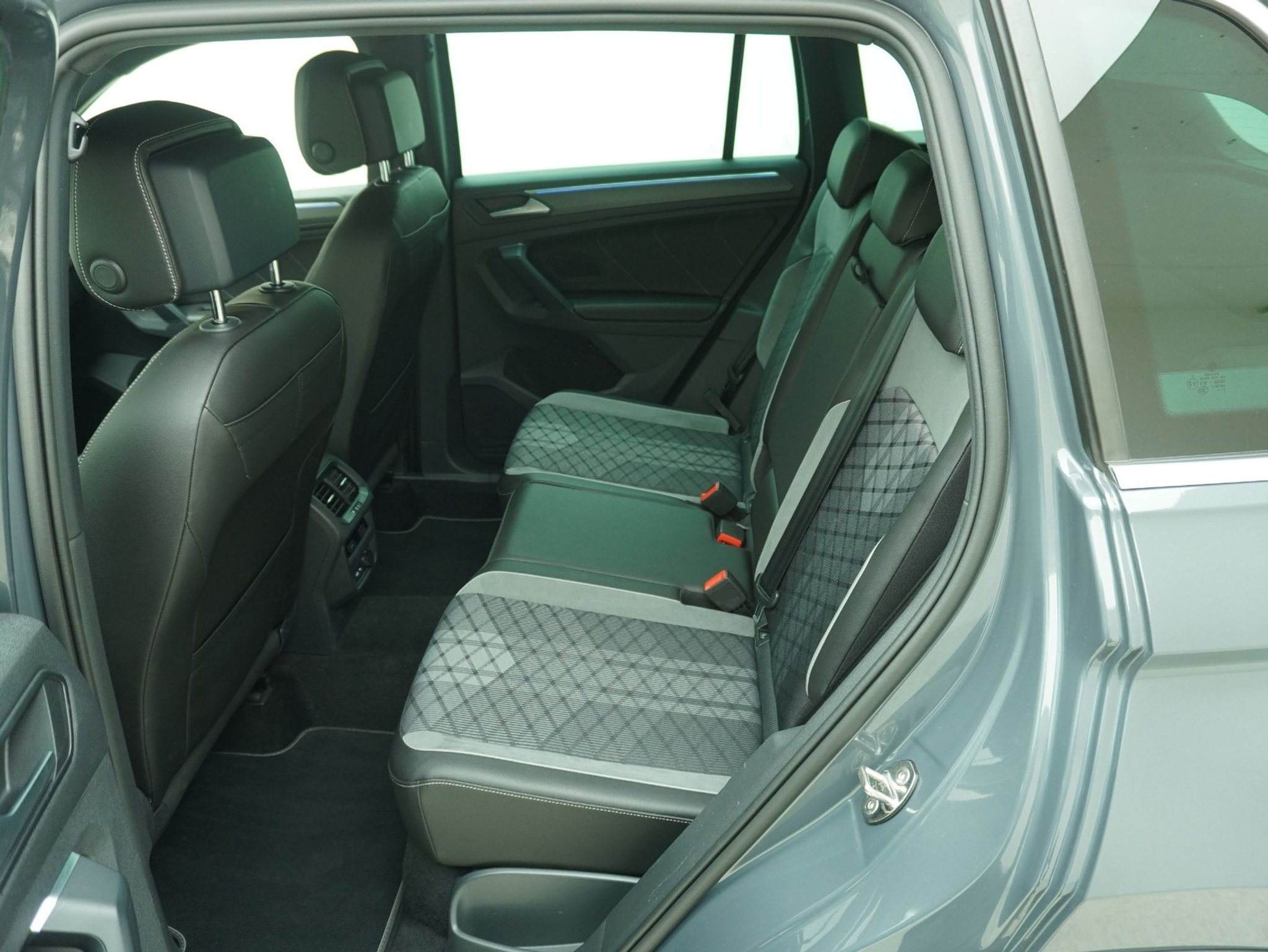 listing desktop thumbnail image 8