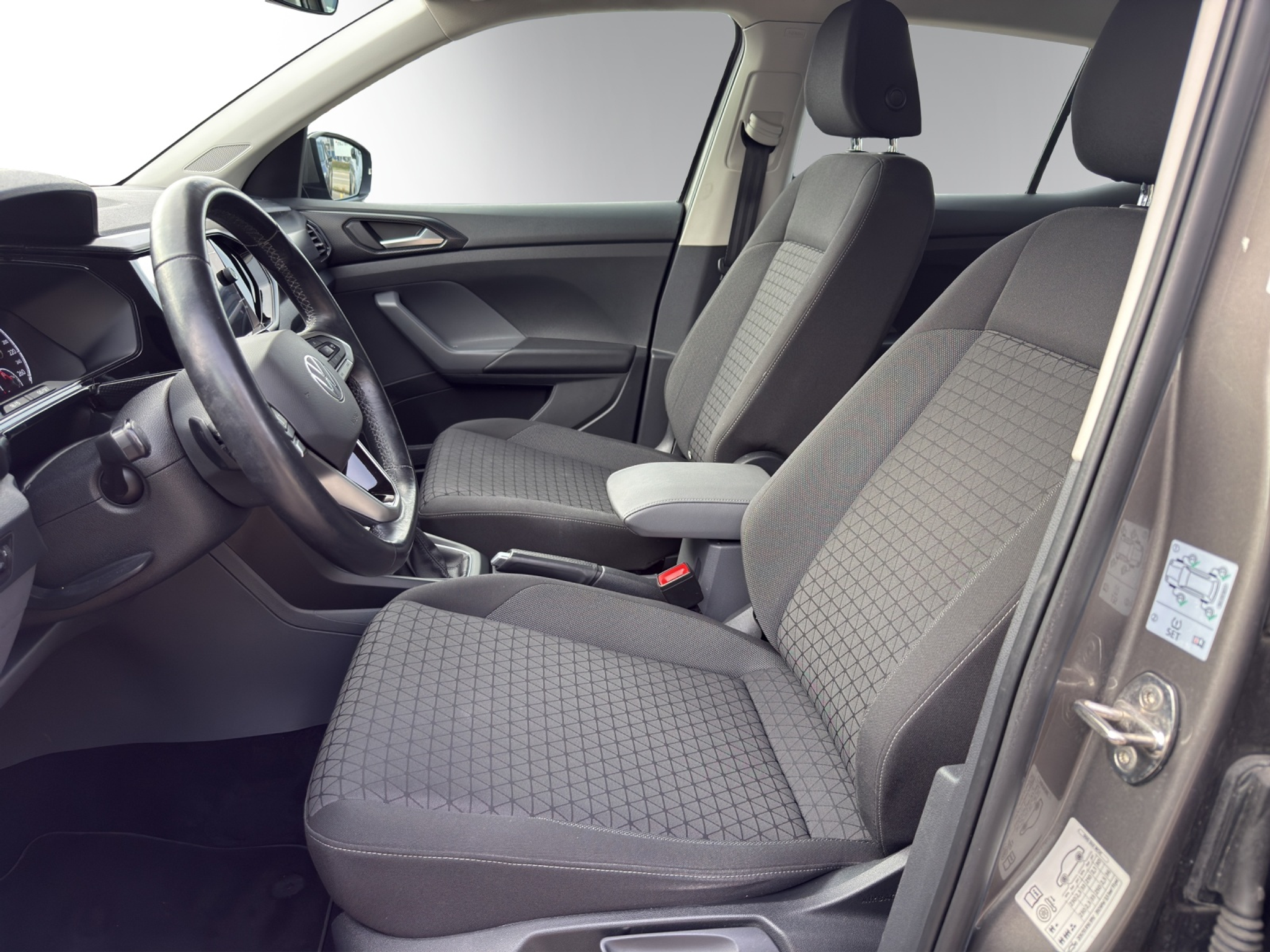 listing desktop thumbnail image 6