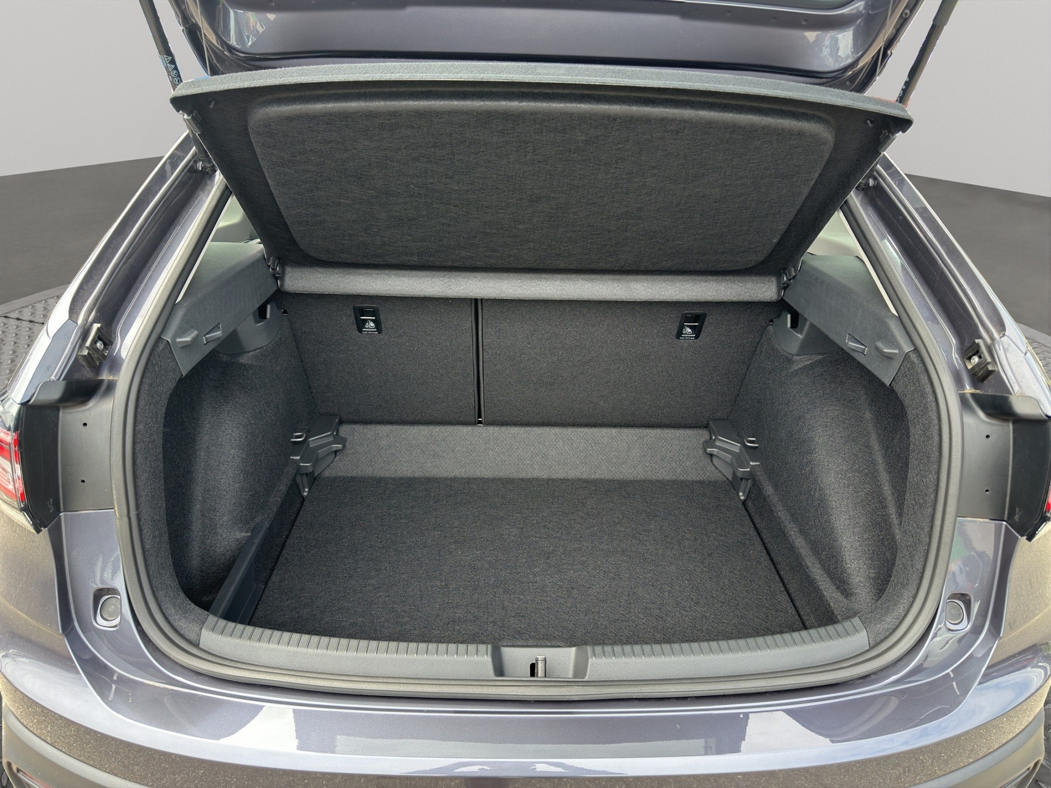 listing desktop thumbnail image 15