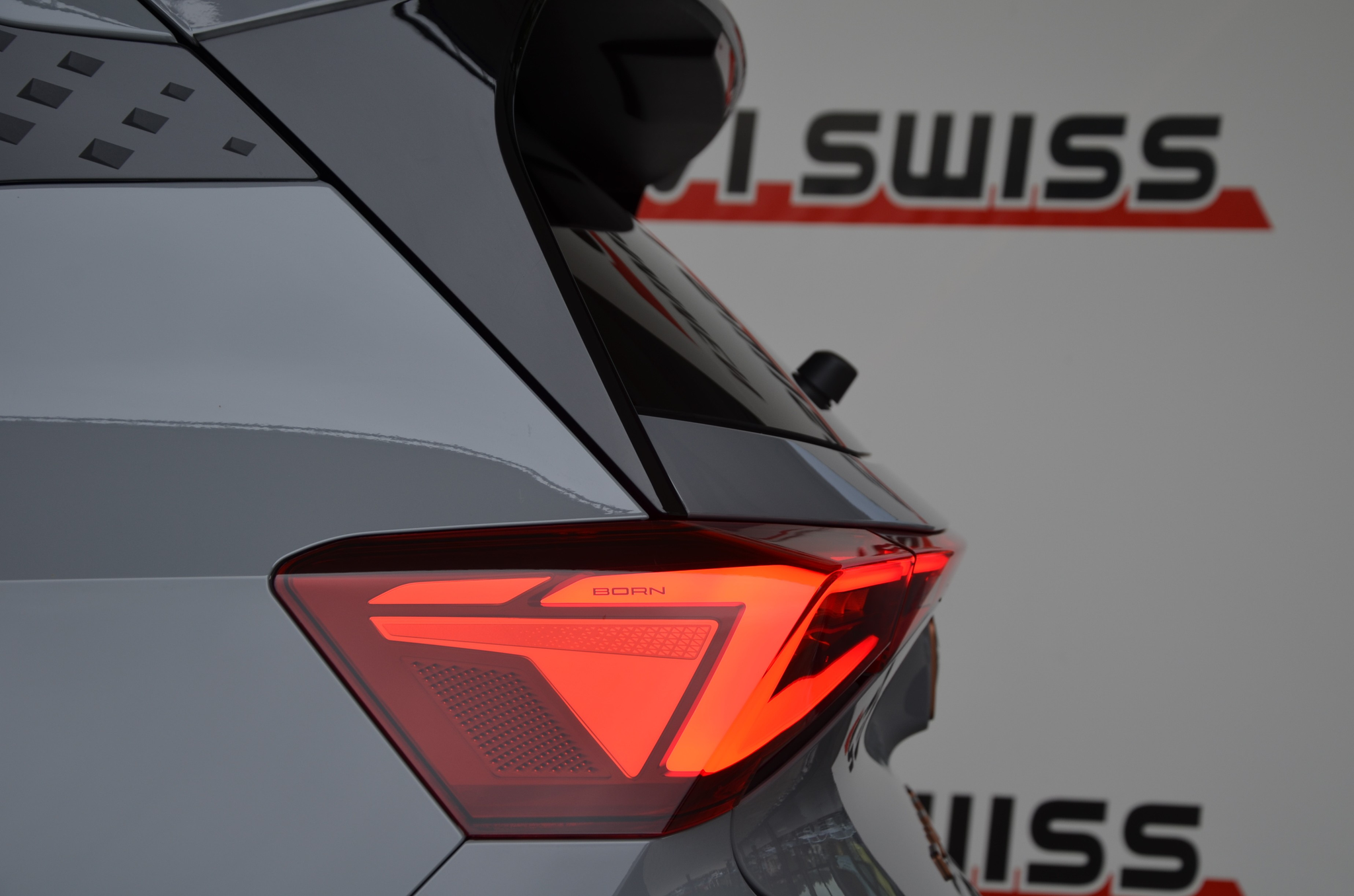 listing desktop thumbnail image 25