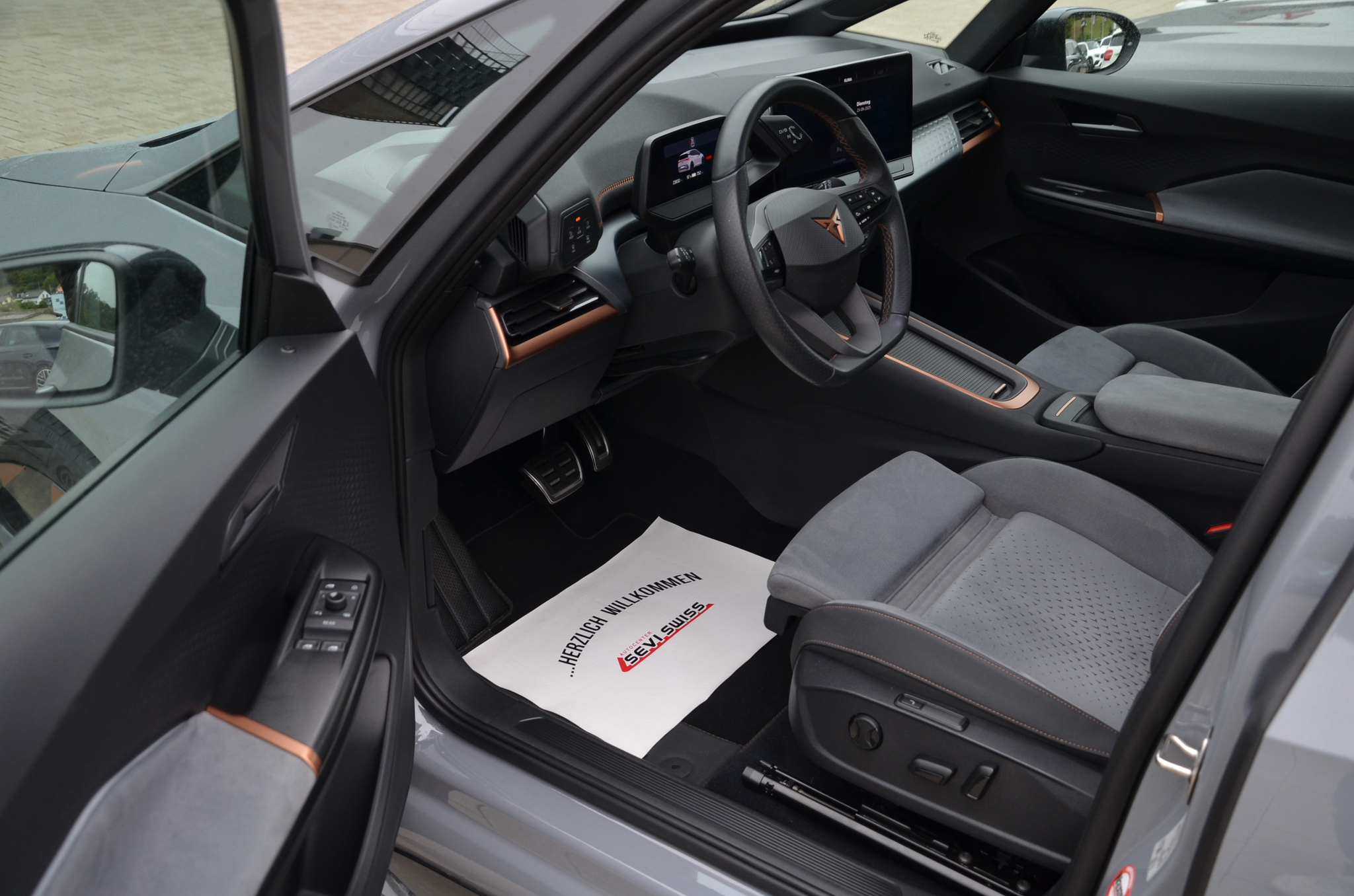 listing desktop thumbnail image 11